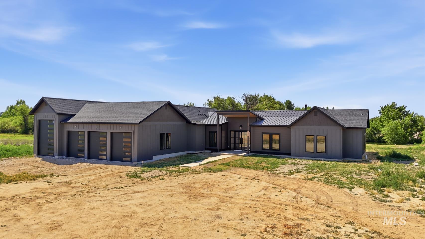 360 S Stroebel Property Photo 1