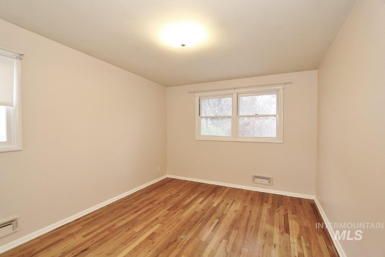 5924 W Overland Rd Property Photo 14