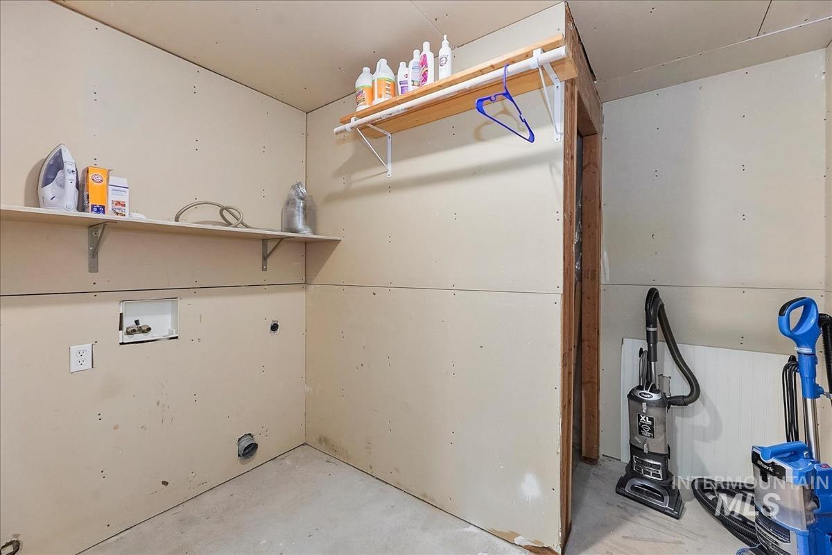 11746 W Daniel Dr Property Photo 24