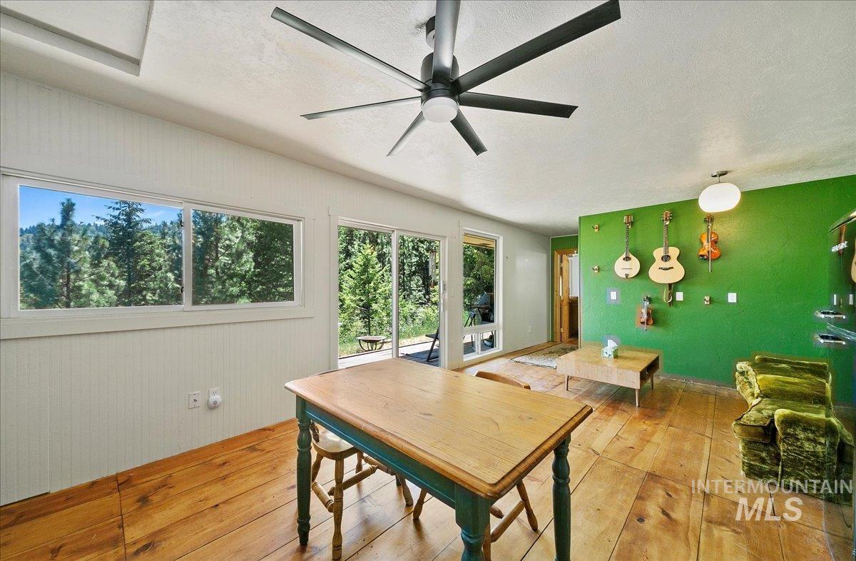 221 Tollgate Road Property Photo 7