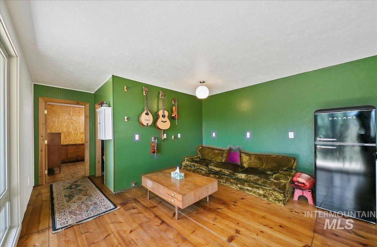 221 Tollgate Road Property Photo 10