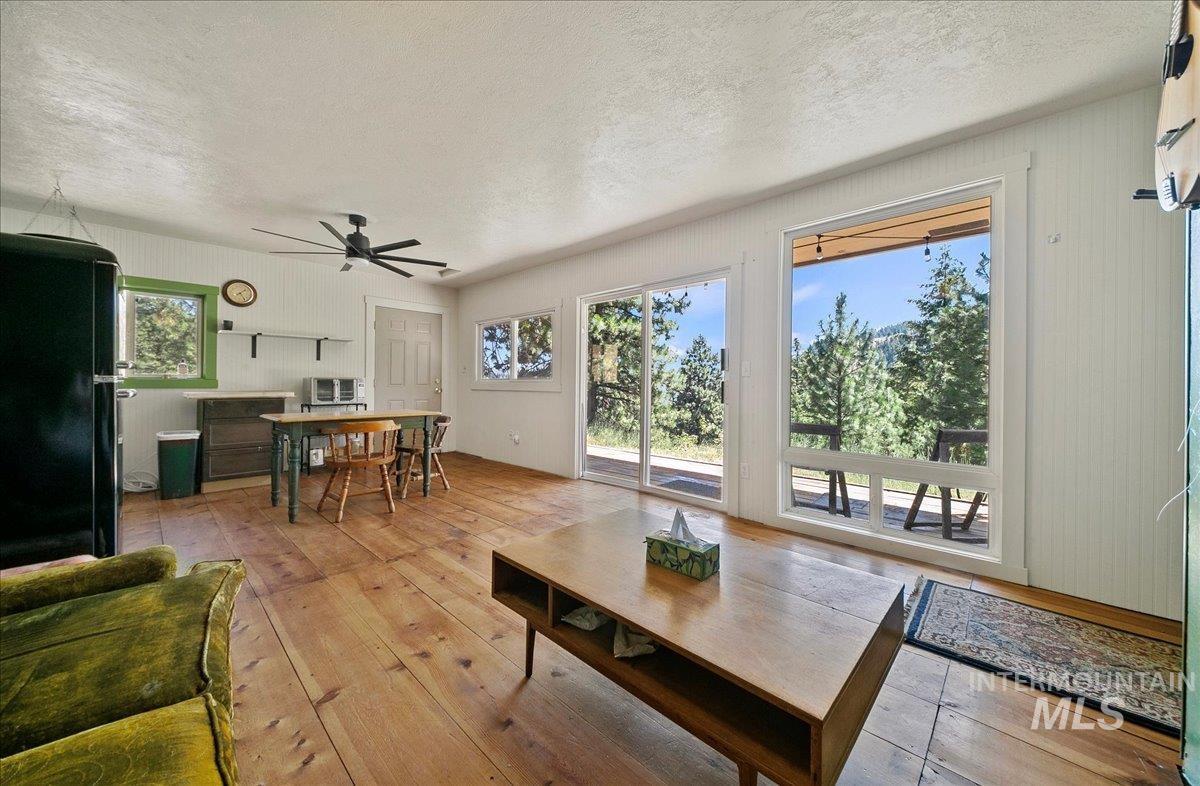 221 Tollgate Road Property Photo 12