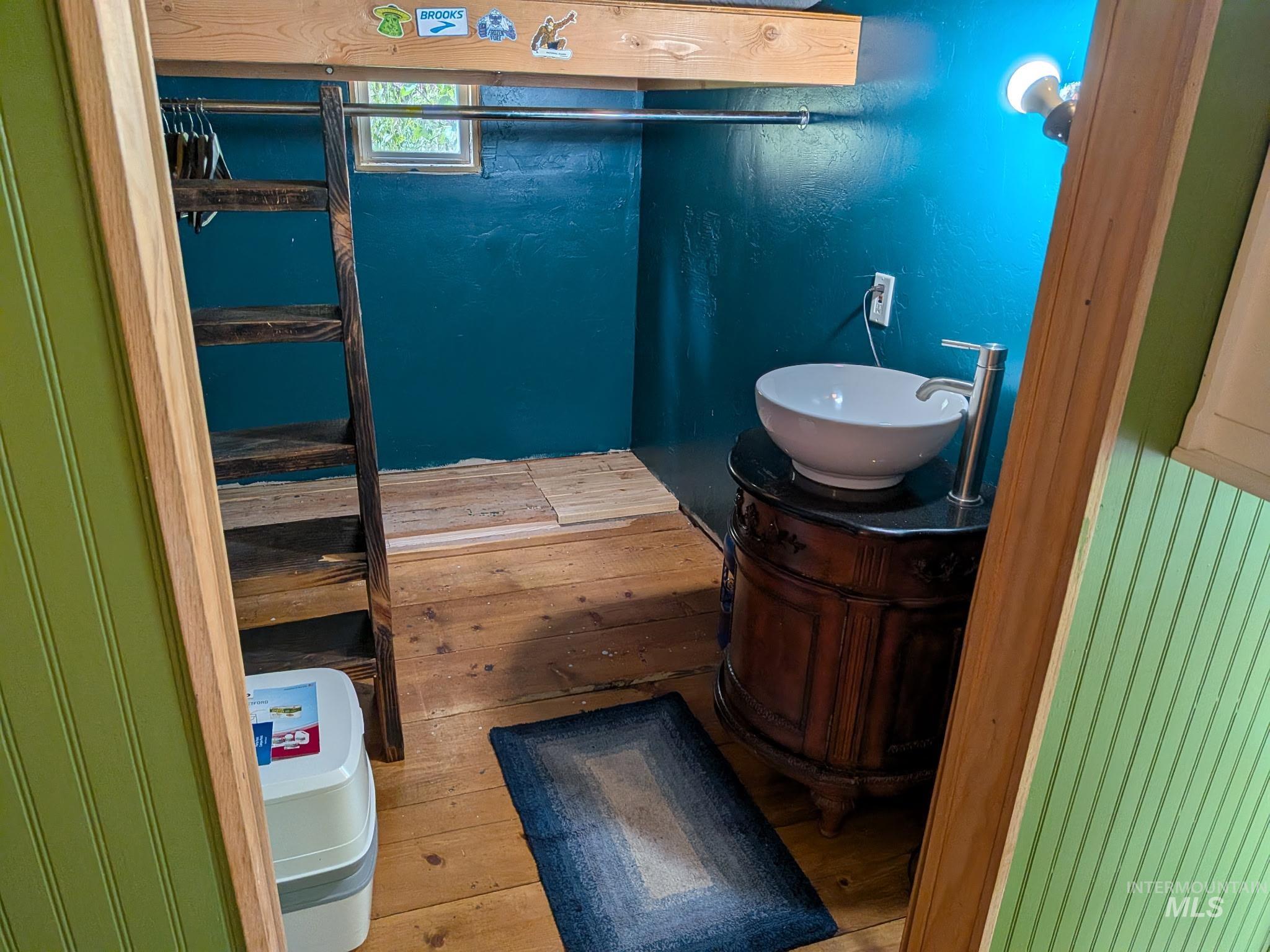 221 Tollgate Road Property Photo 17
