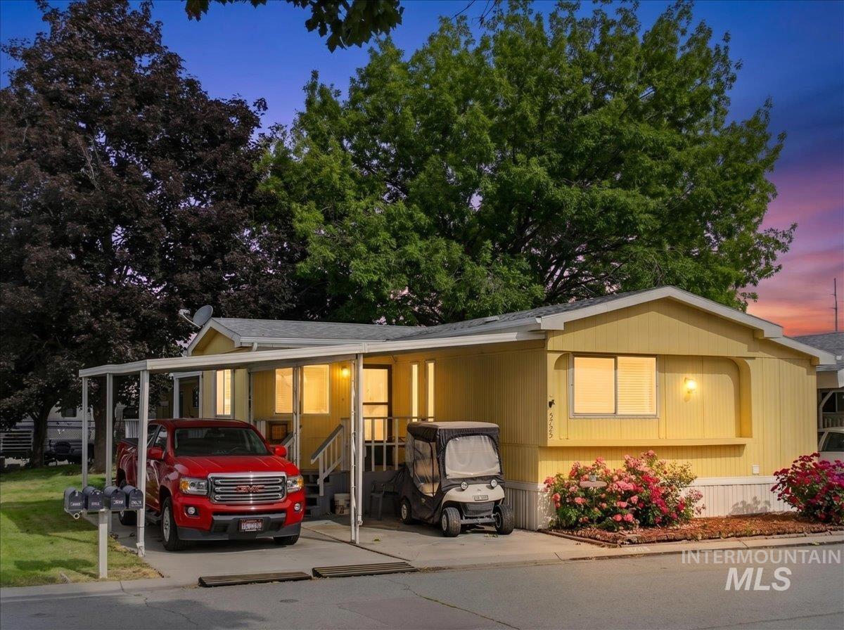 5725 Confederate Ln Property Photo 1