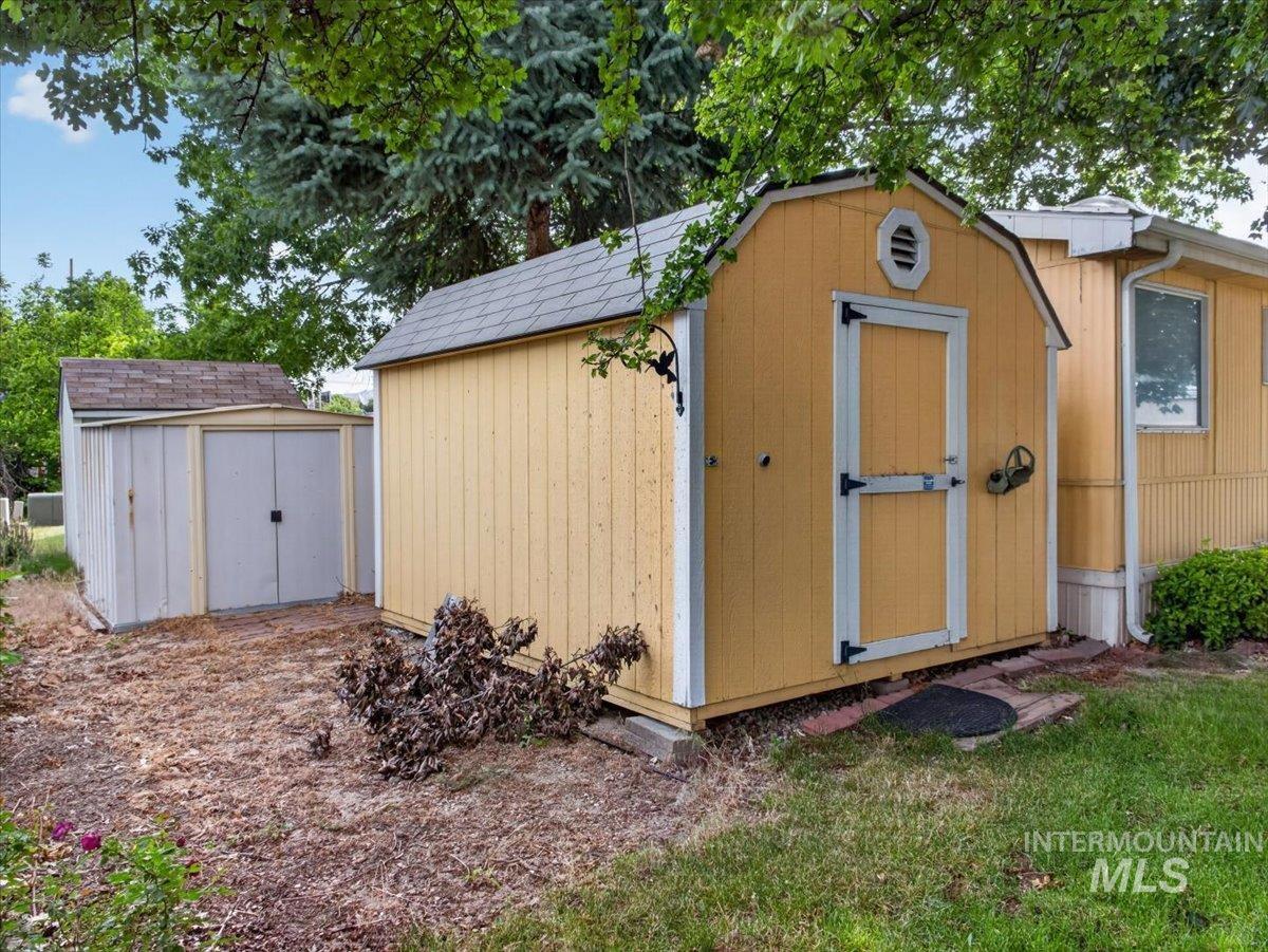 5725 Confederate Ln Property Photo 36