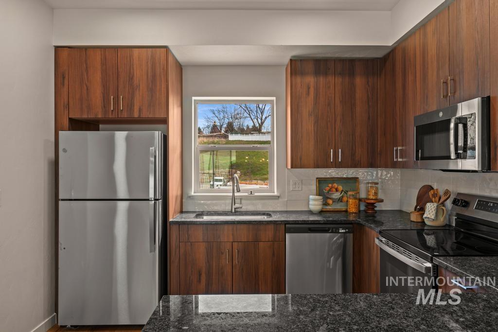 7410 W Swain Lane Property Photo 10