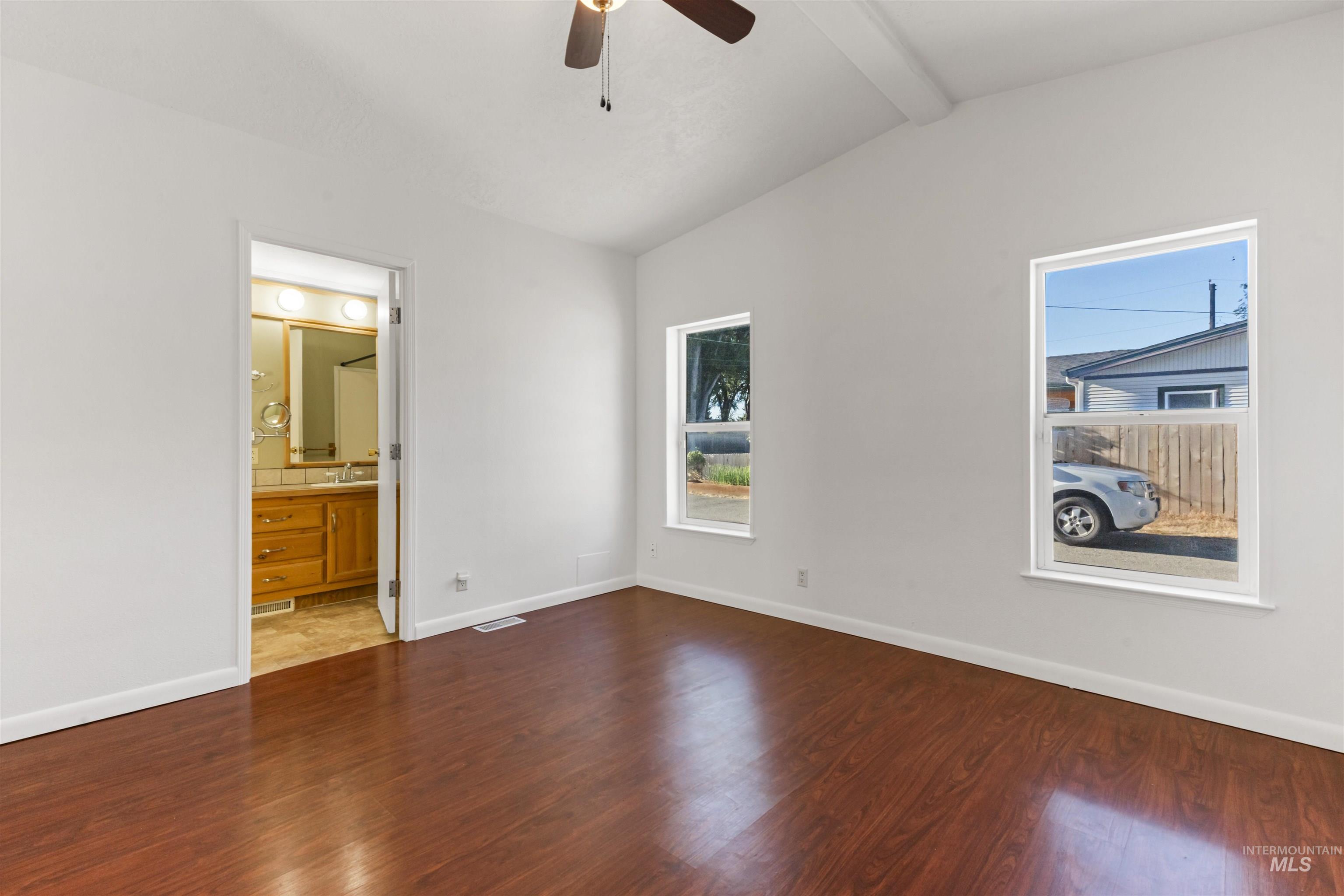 2107 S Phillippi Street Property Photo 15
