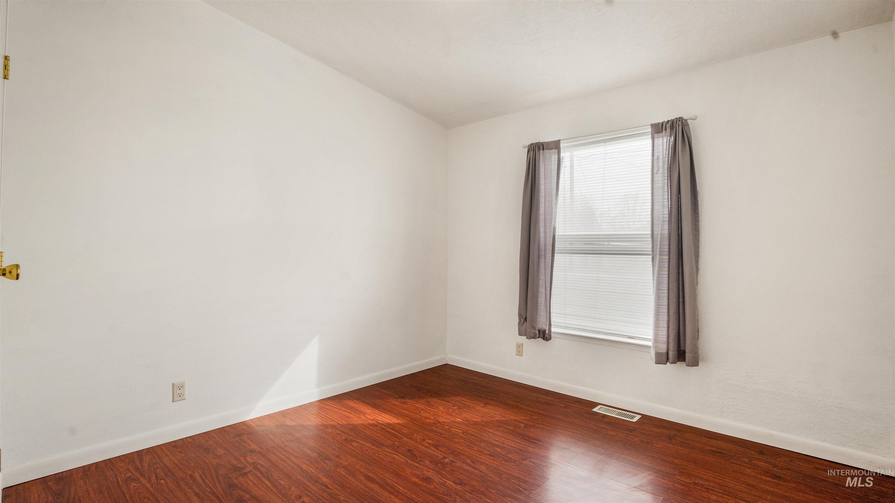 2107 S Phillippi Street Property Photo 21