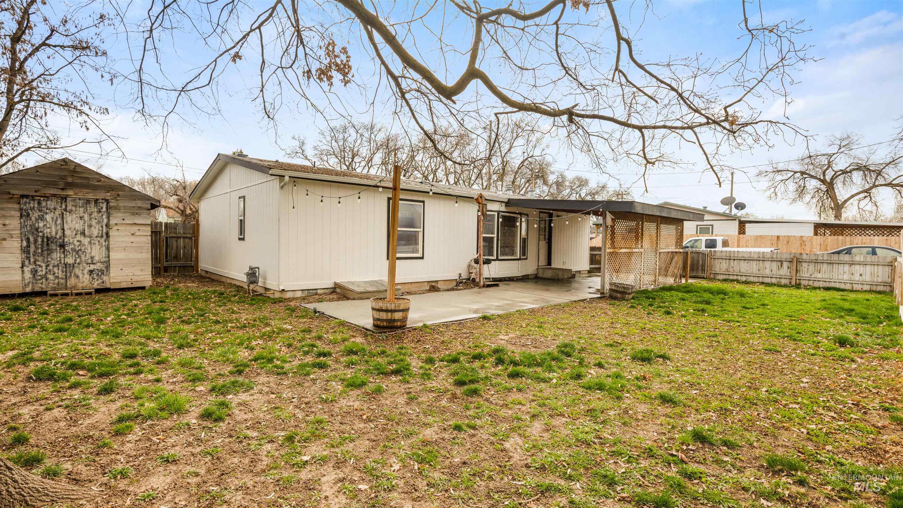 2107 S Phillippi Street Property Photo 28