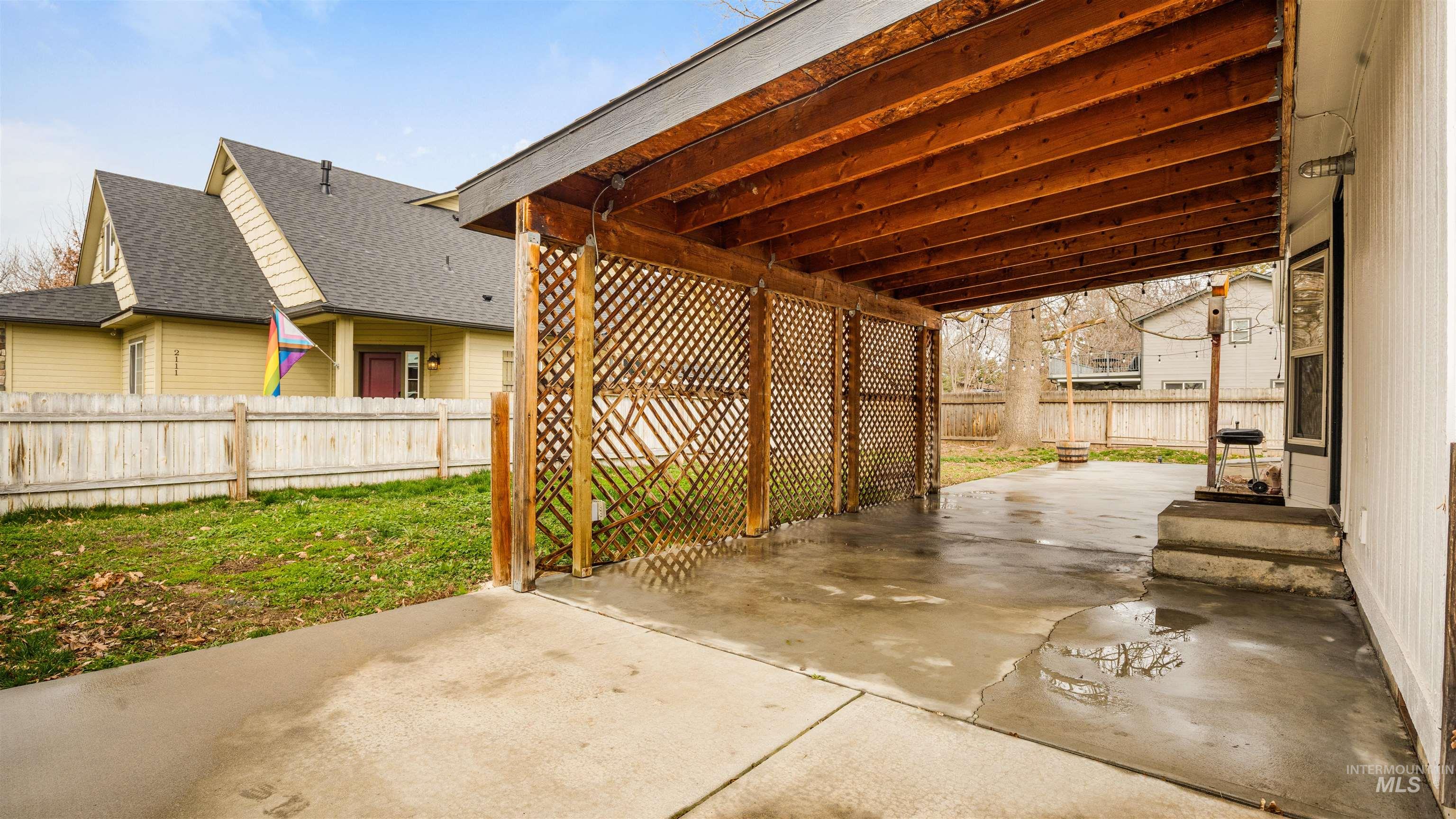 2107 S Phillippi Street Property Photo 32
