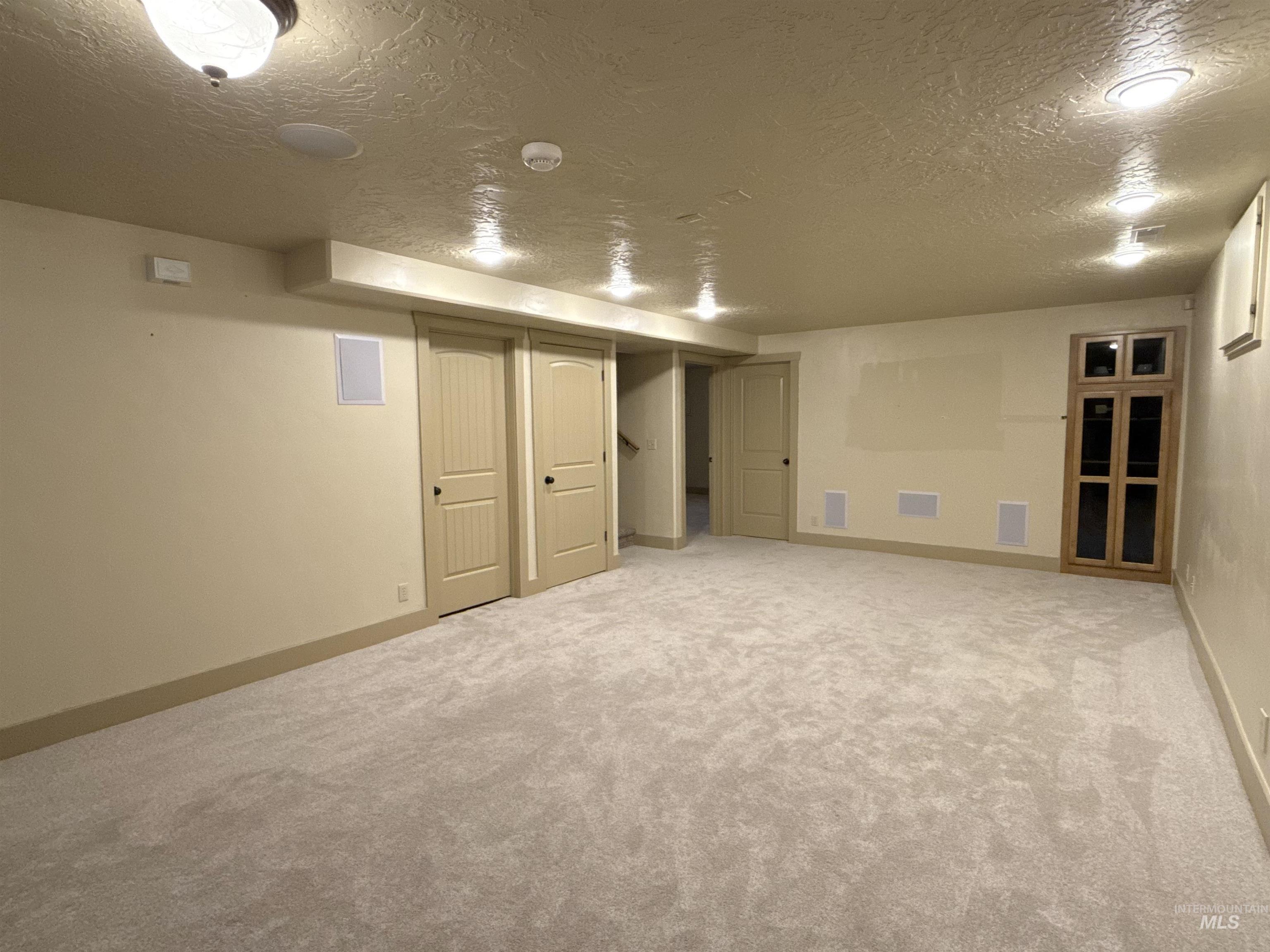 937 Oakwood Ave Property Photo 20