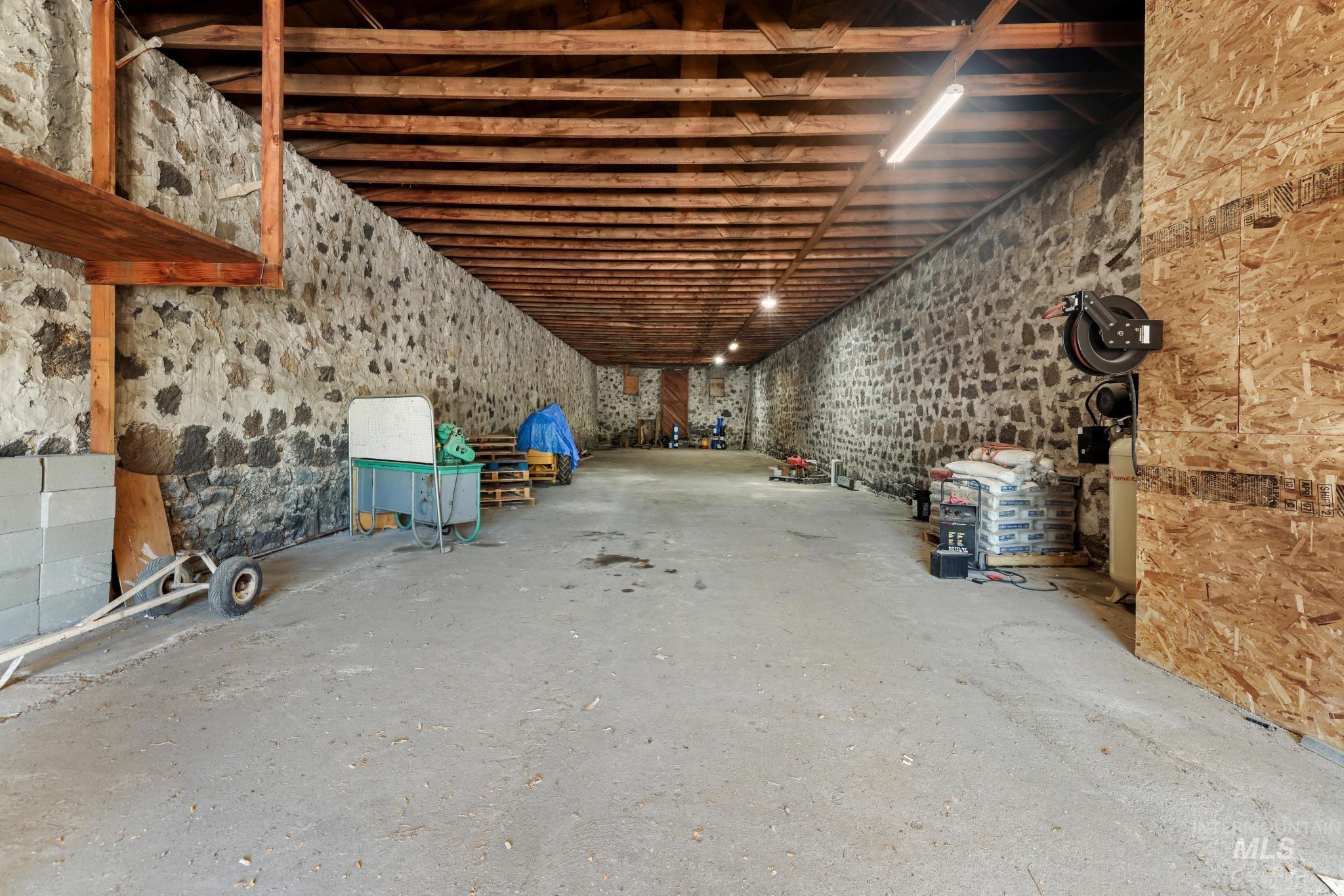 309 S Rail St W Property Photo 2