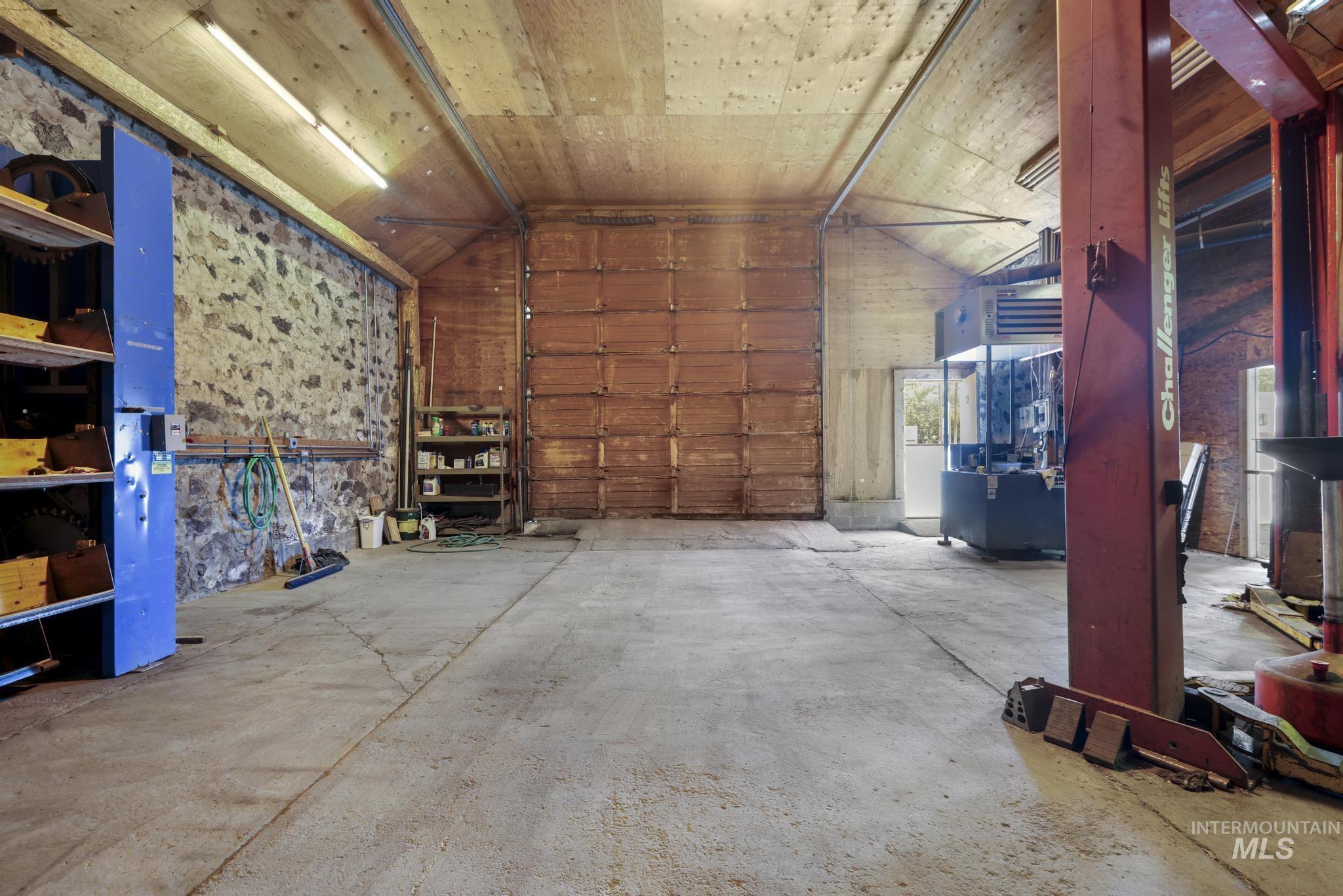309 S Rail St W Property Photo 6