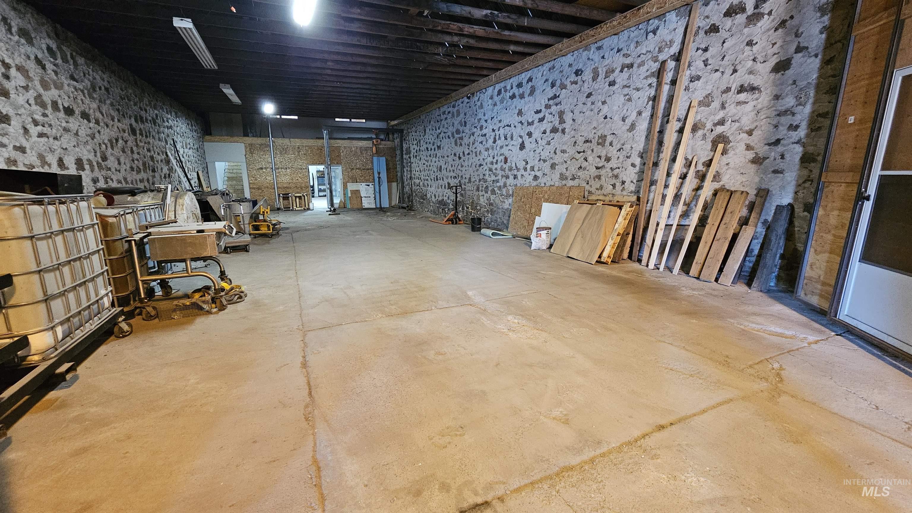 309 S Rail St W Property Photo 12