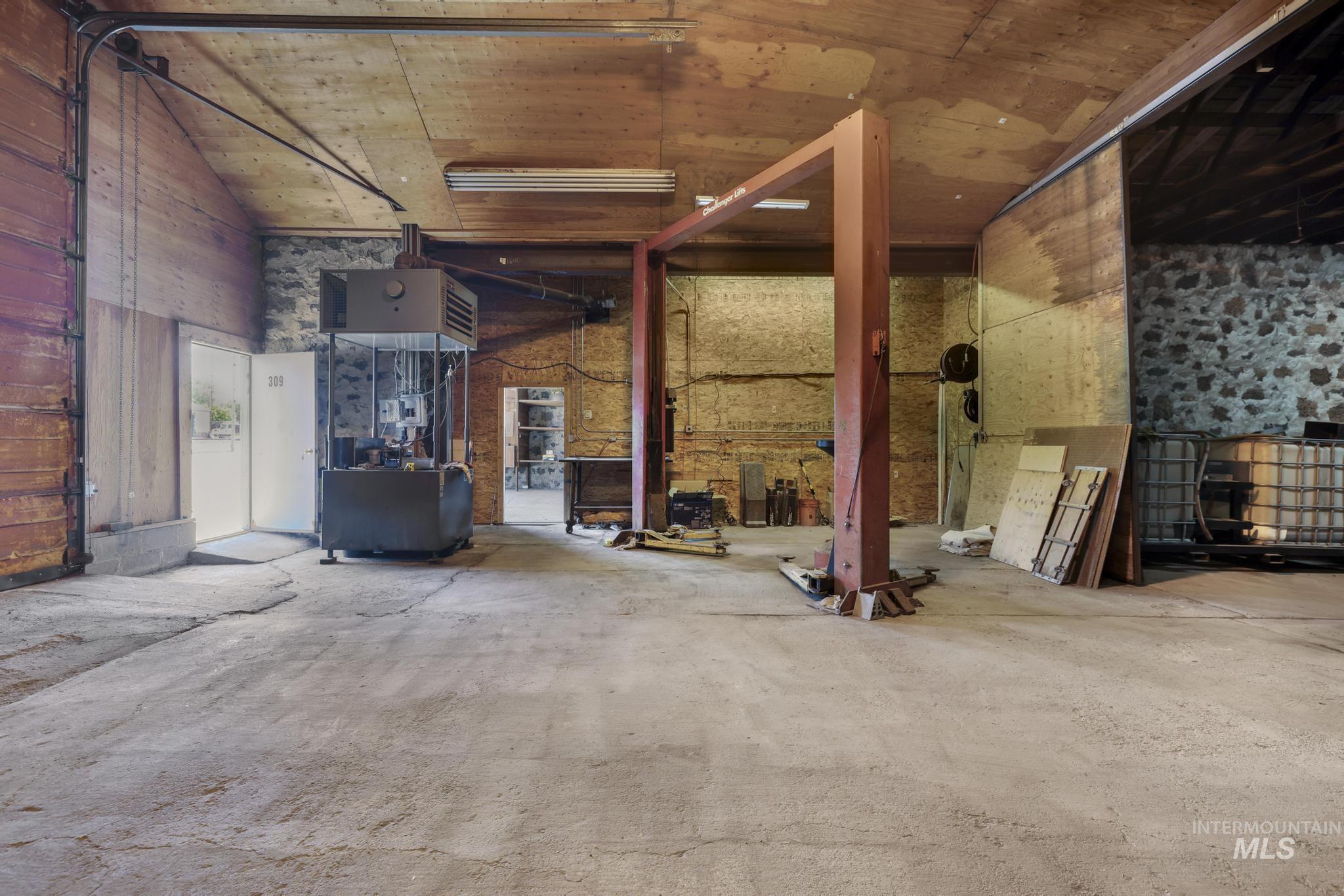 309 S Rail St W Property Photo 13