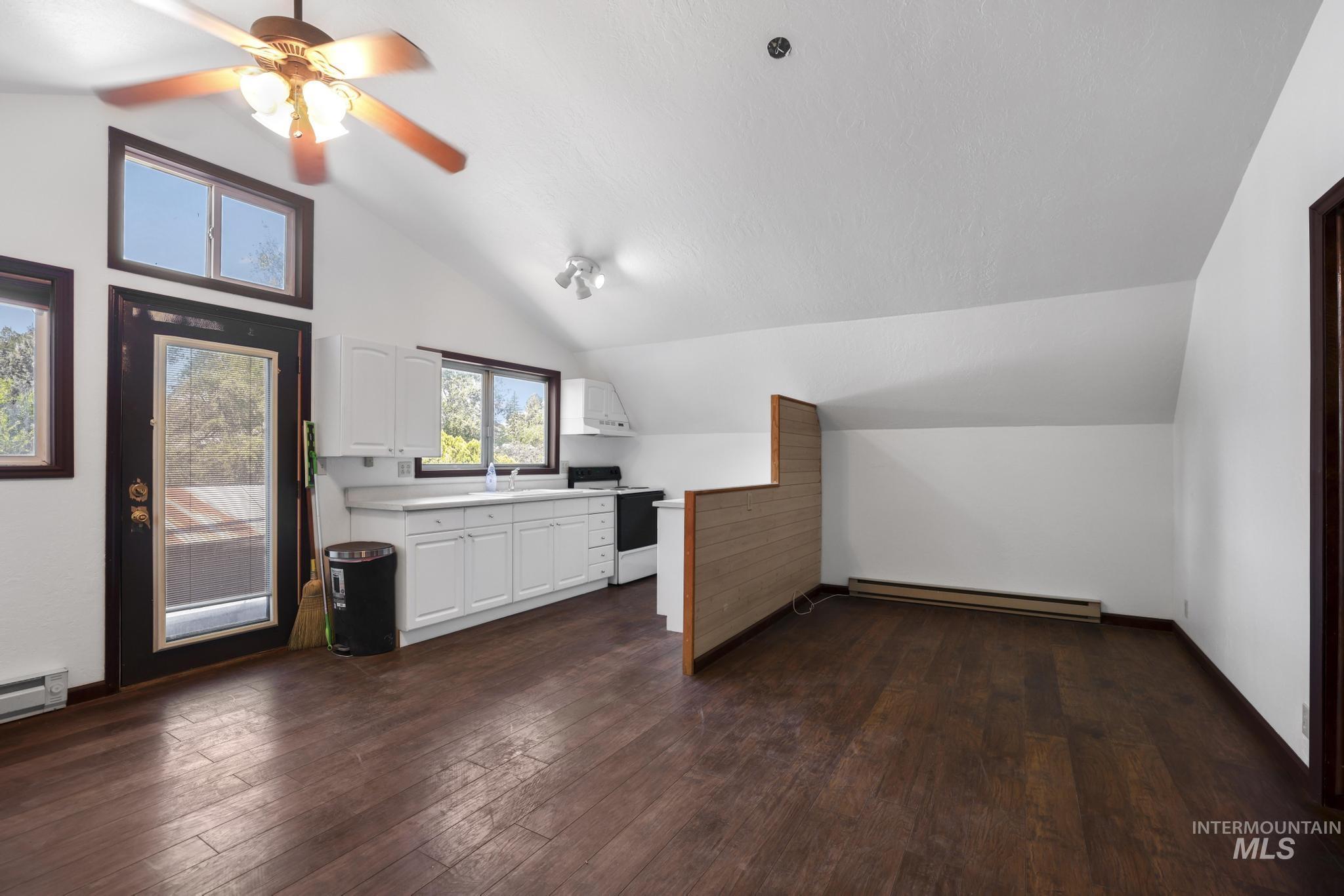 309 S Rail St W Property Photo 20