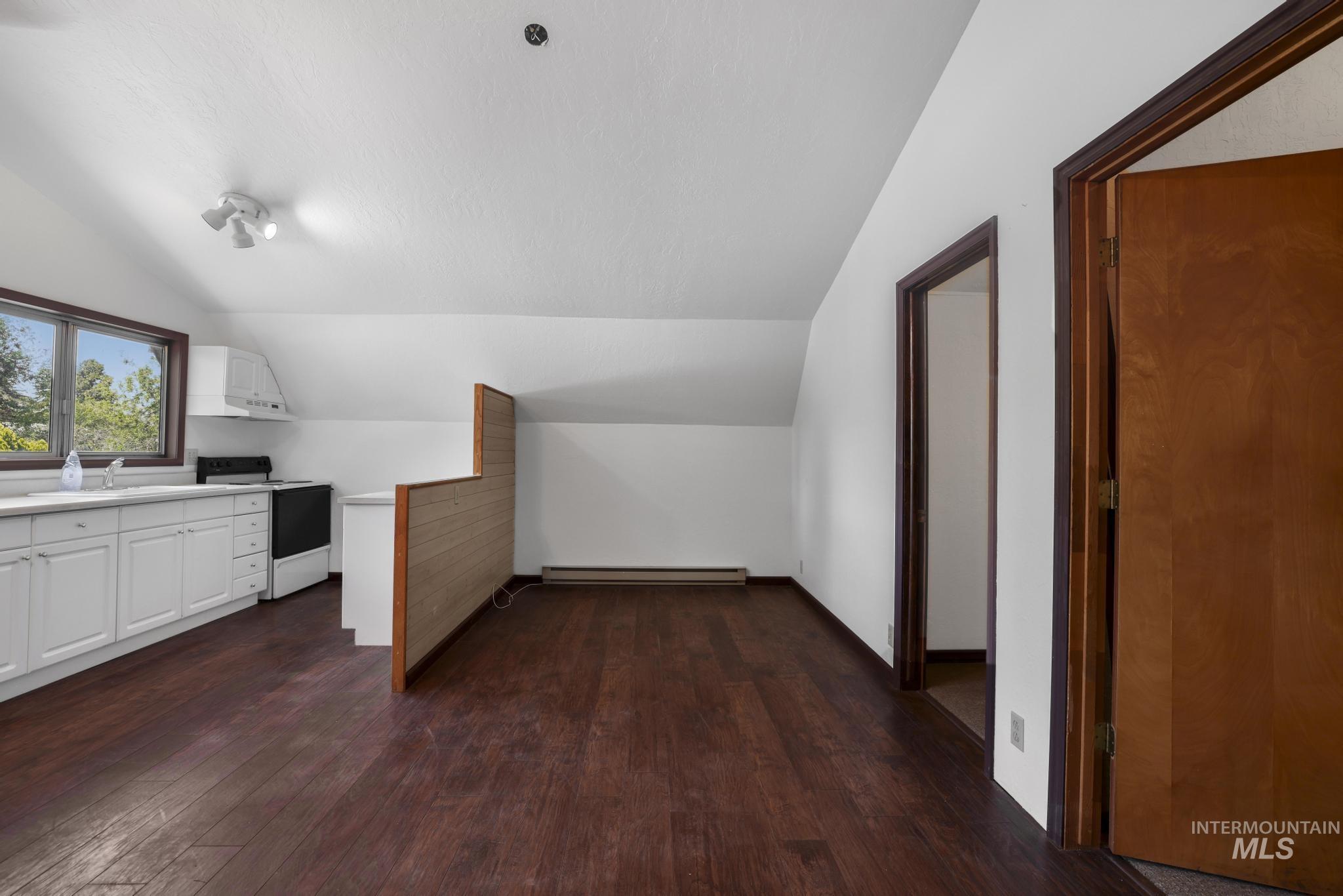 309 S Rail St W Property Photo 21