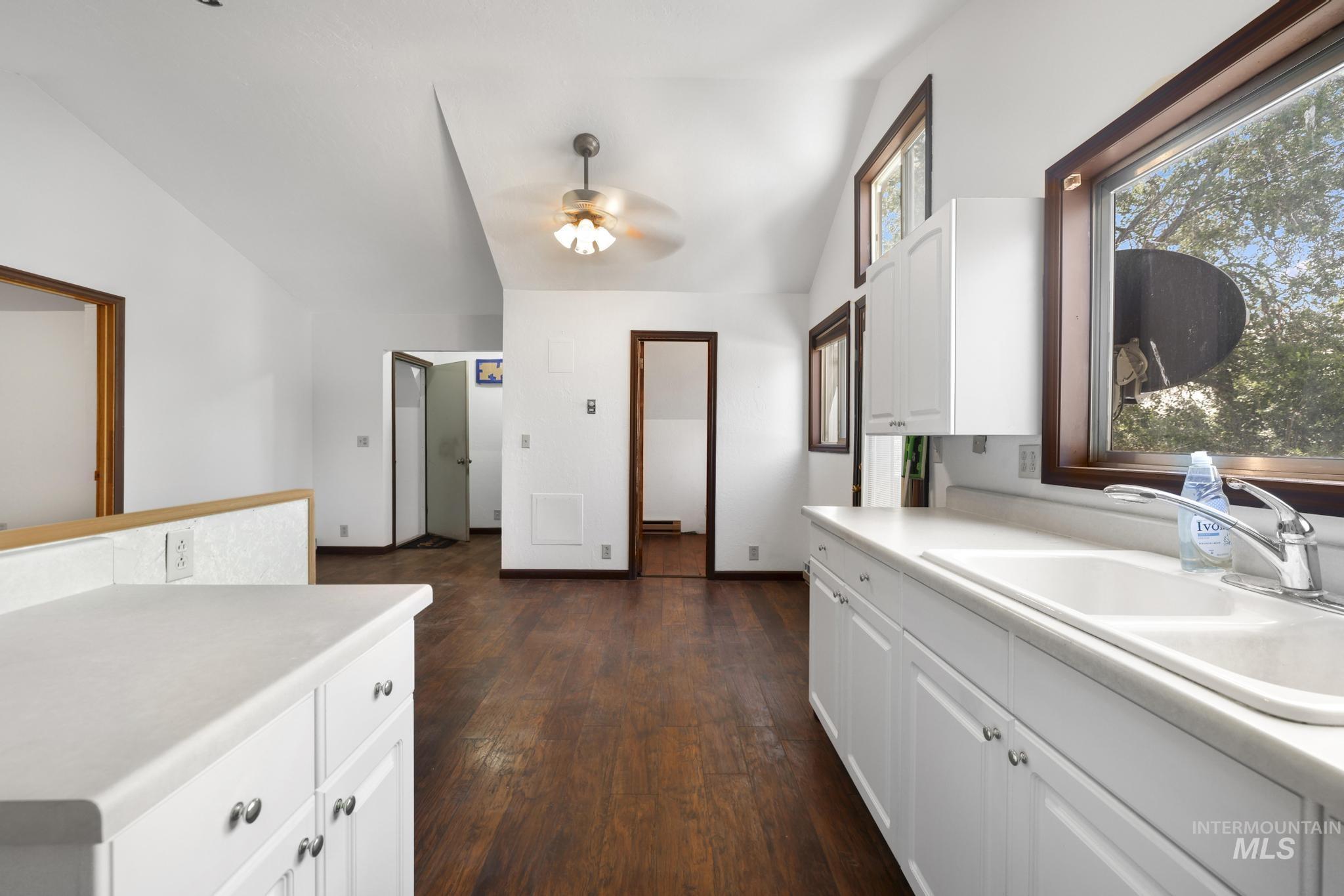309 S Rail St W Property Photo 23