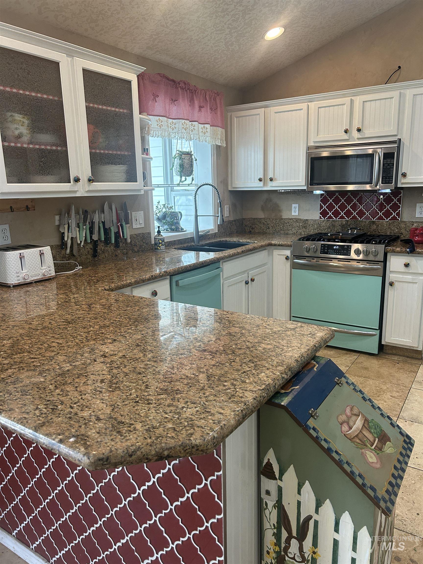 1444 E Doberman Property Photo 4