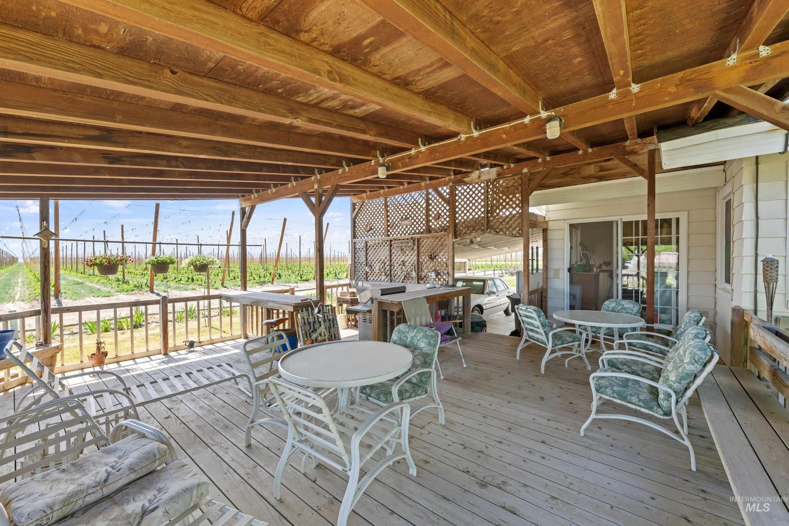 25565 Simplot Blvd Property Photo 28