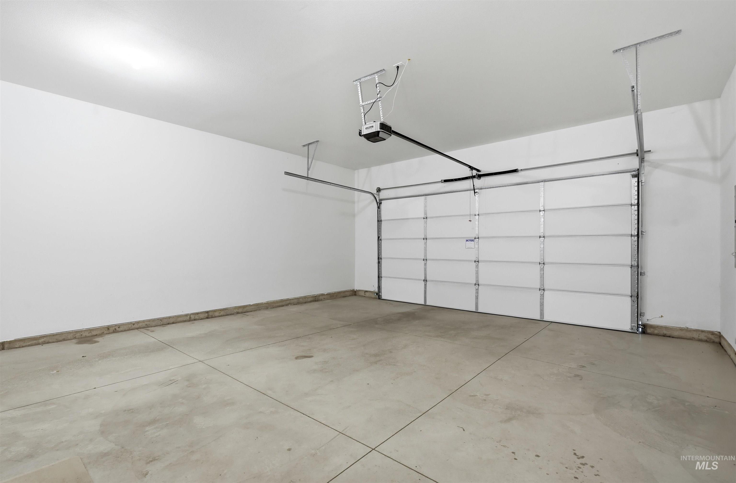 2976 E Parulo Dr. Property Photo 41