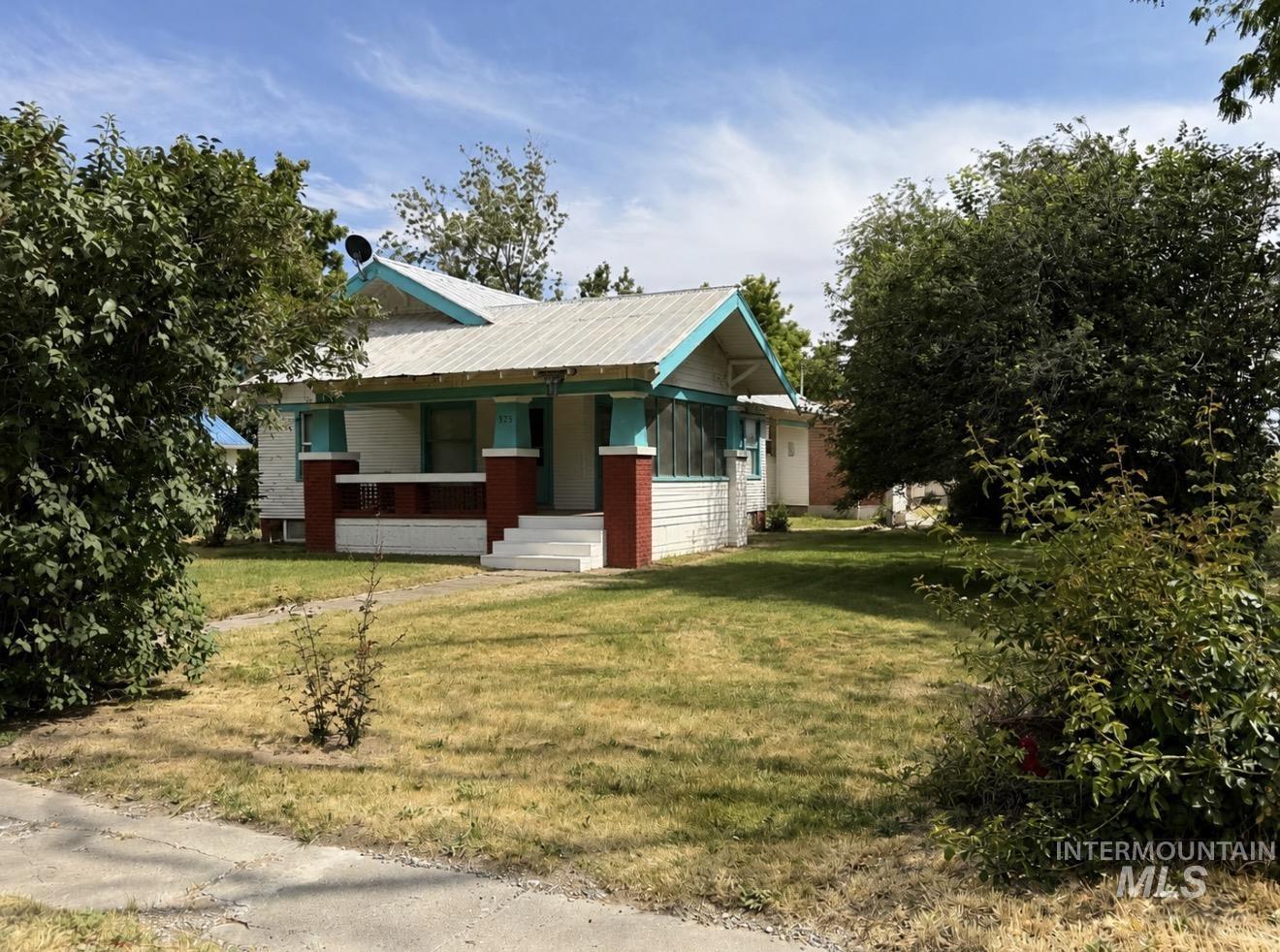 325 Orchard Ave Property Photo 2