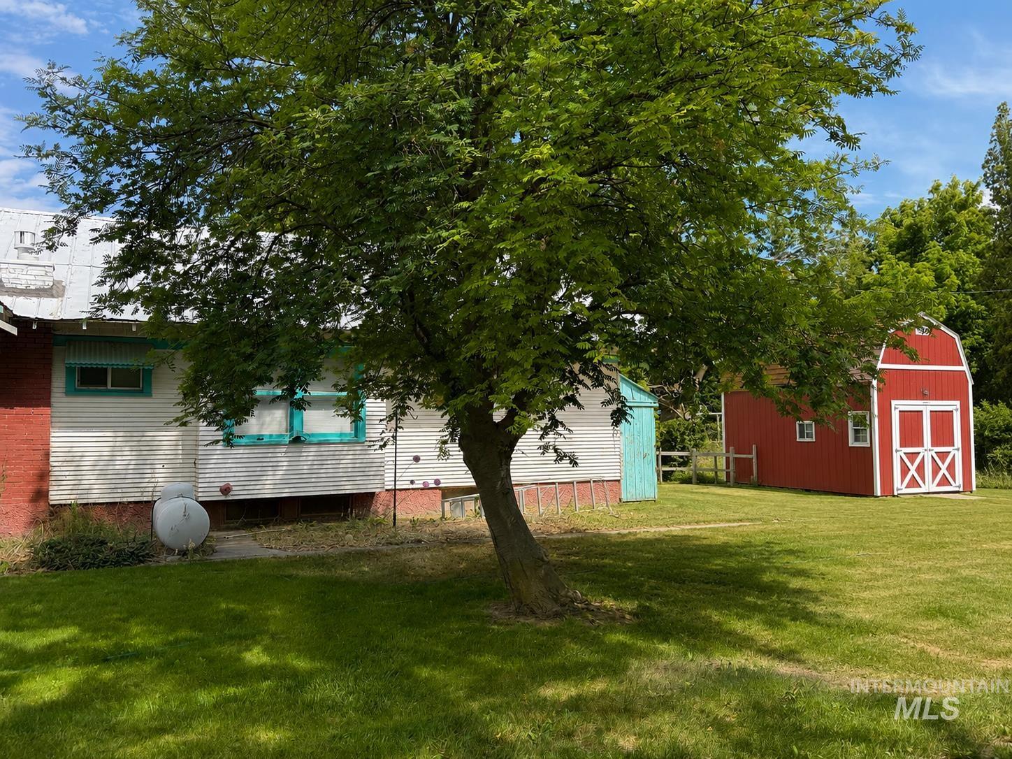 325 Orchard Ave Property Photo 4