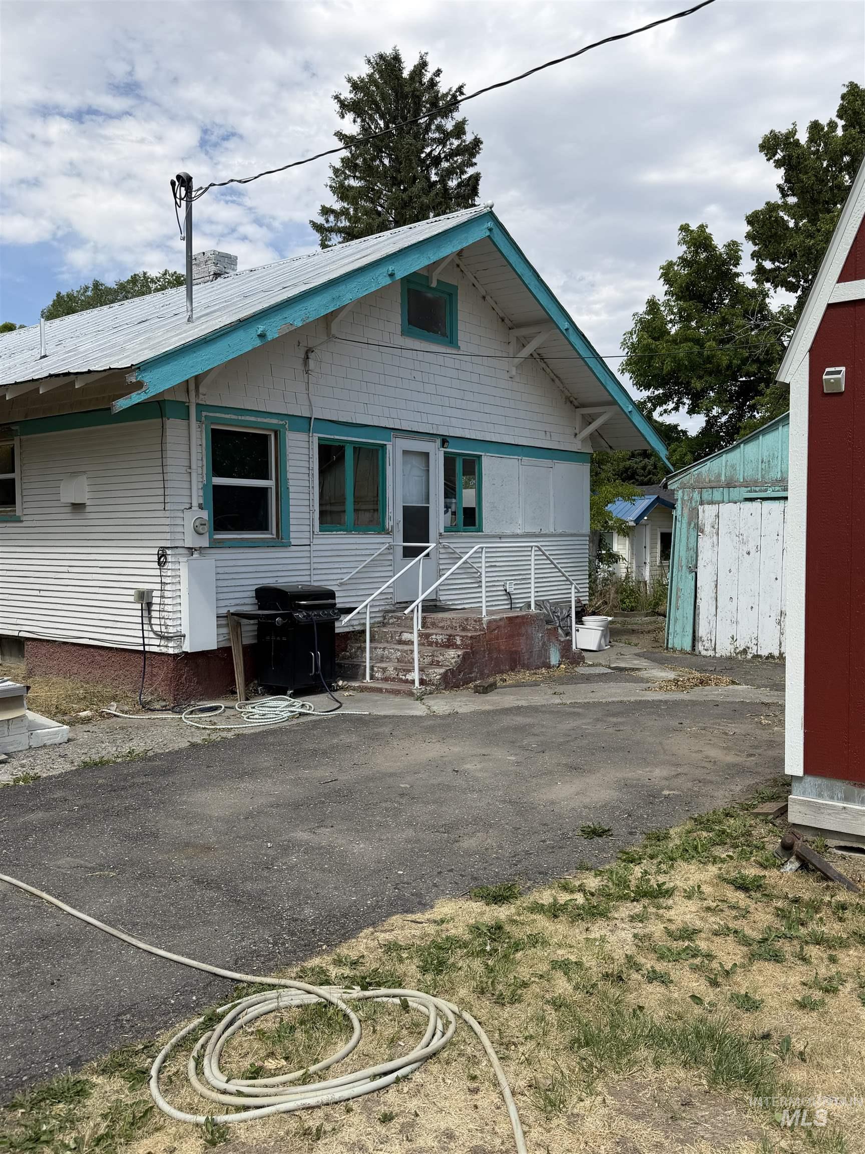 325 Orchard Ave Property Photo 8