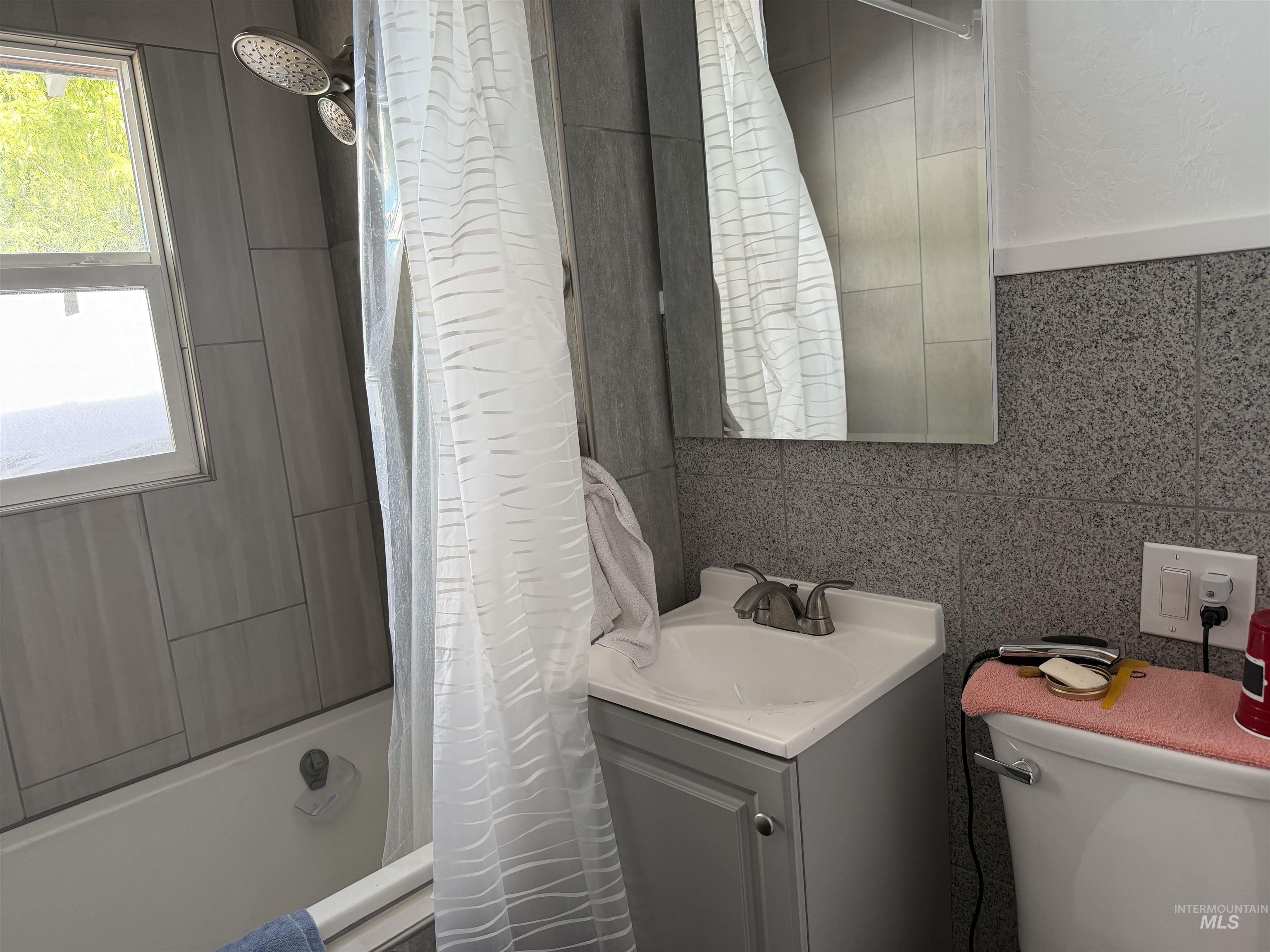 325 Orchard Ave Property Photo 19