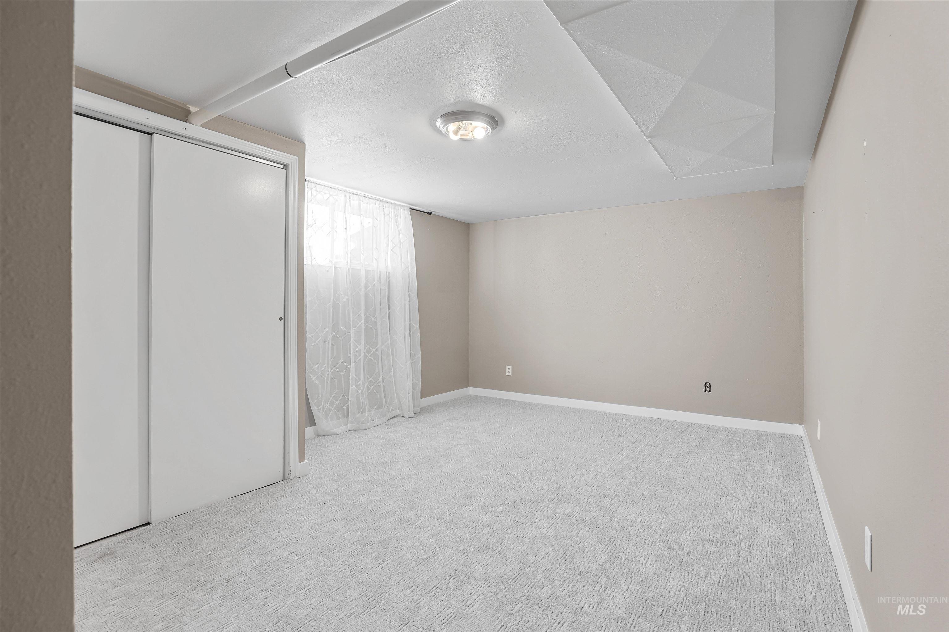 31 W 208 S Property Photo 5