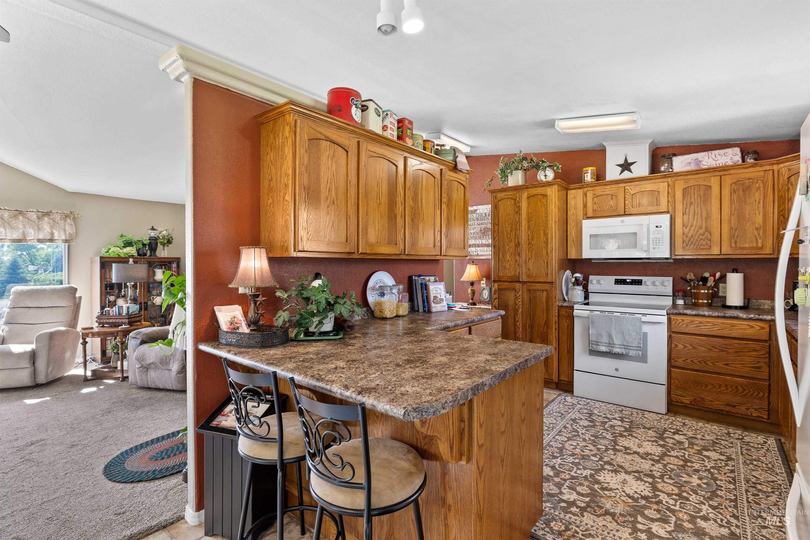 1001 Applewood Drive Property Photo 6