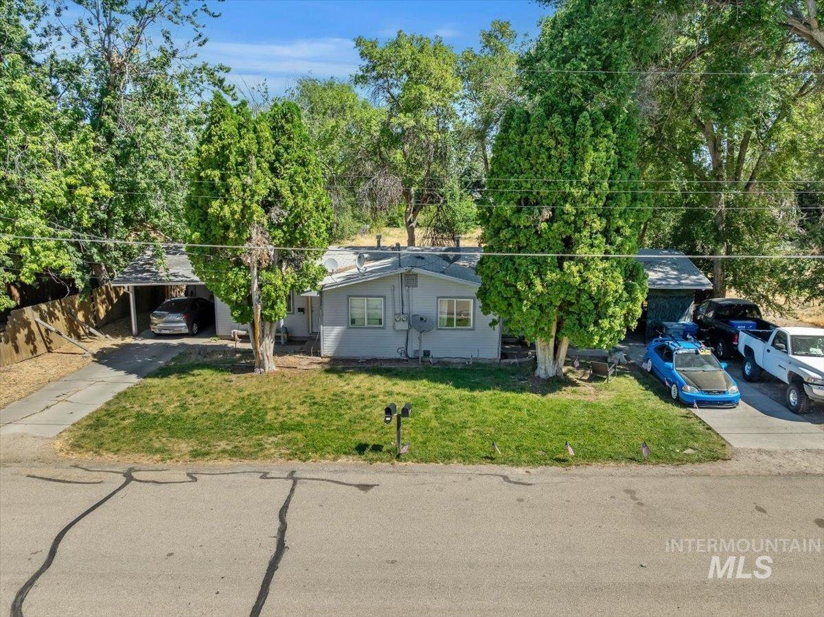 3902/3904 W Lemhi St Property Photo 5