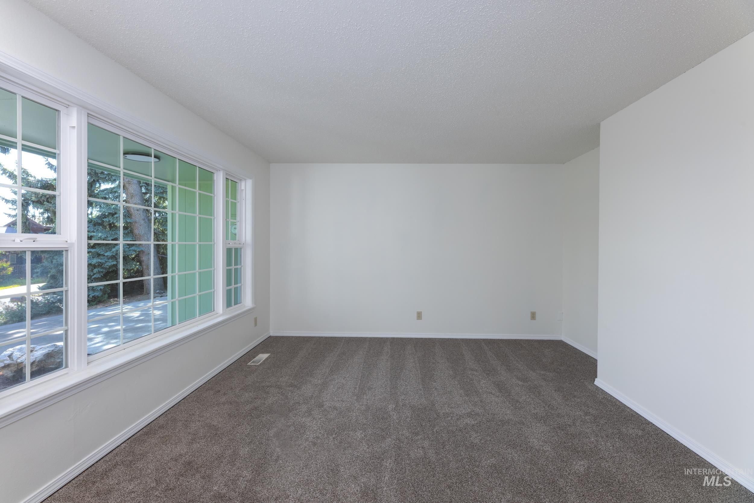 114 Arrow Property Photo 4