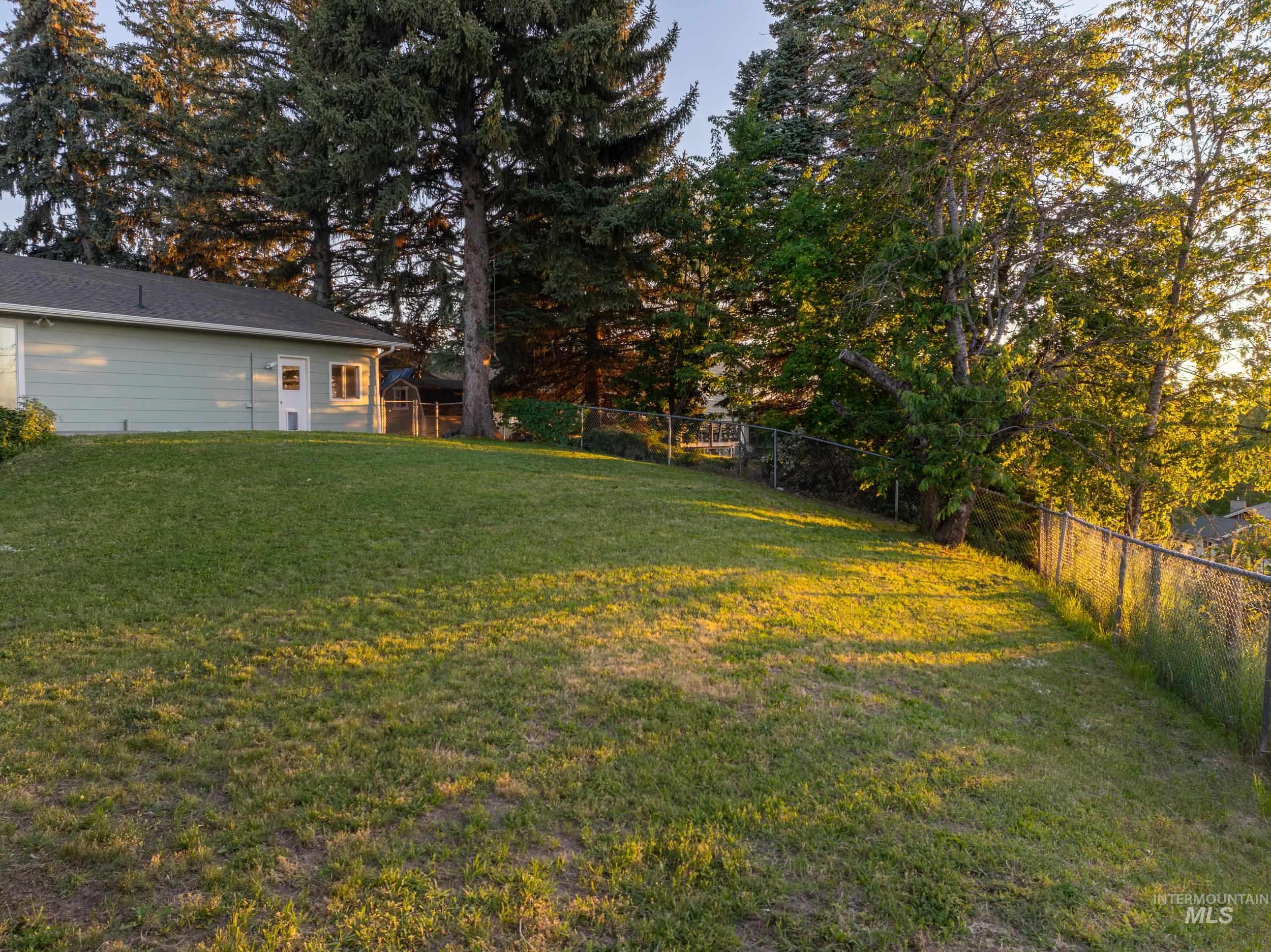 114 Arrow Property Photo 43