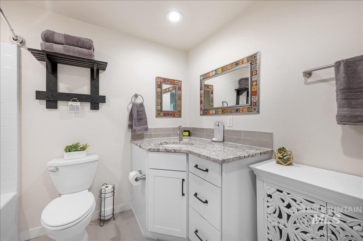 1001/1003 E. Franklin St. Property Photo 42