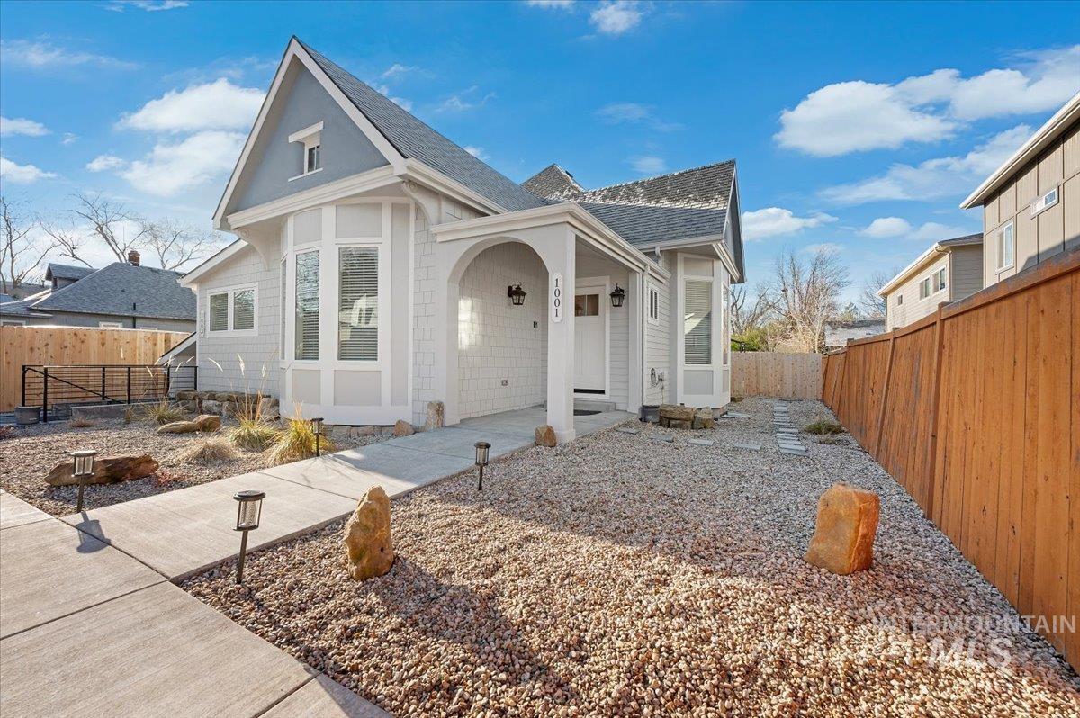 1001/1003 E. Franklin St. Property Photo 1