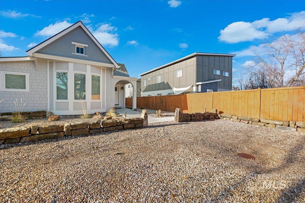 1001/1003 E. Franklin St. Property Photo 2