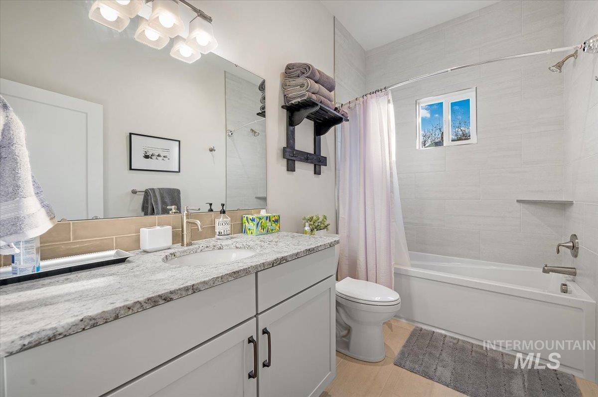 1001/1003 E. Franklin St. Property Photo 18