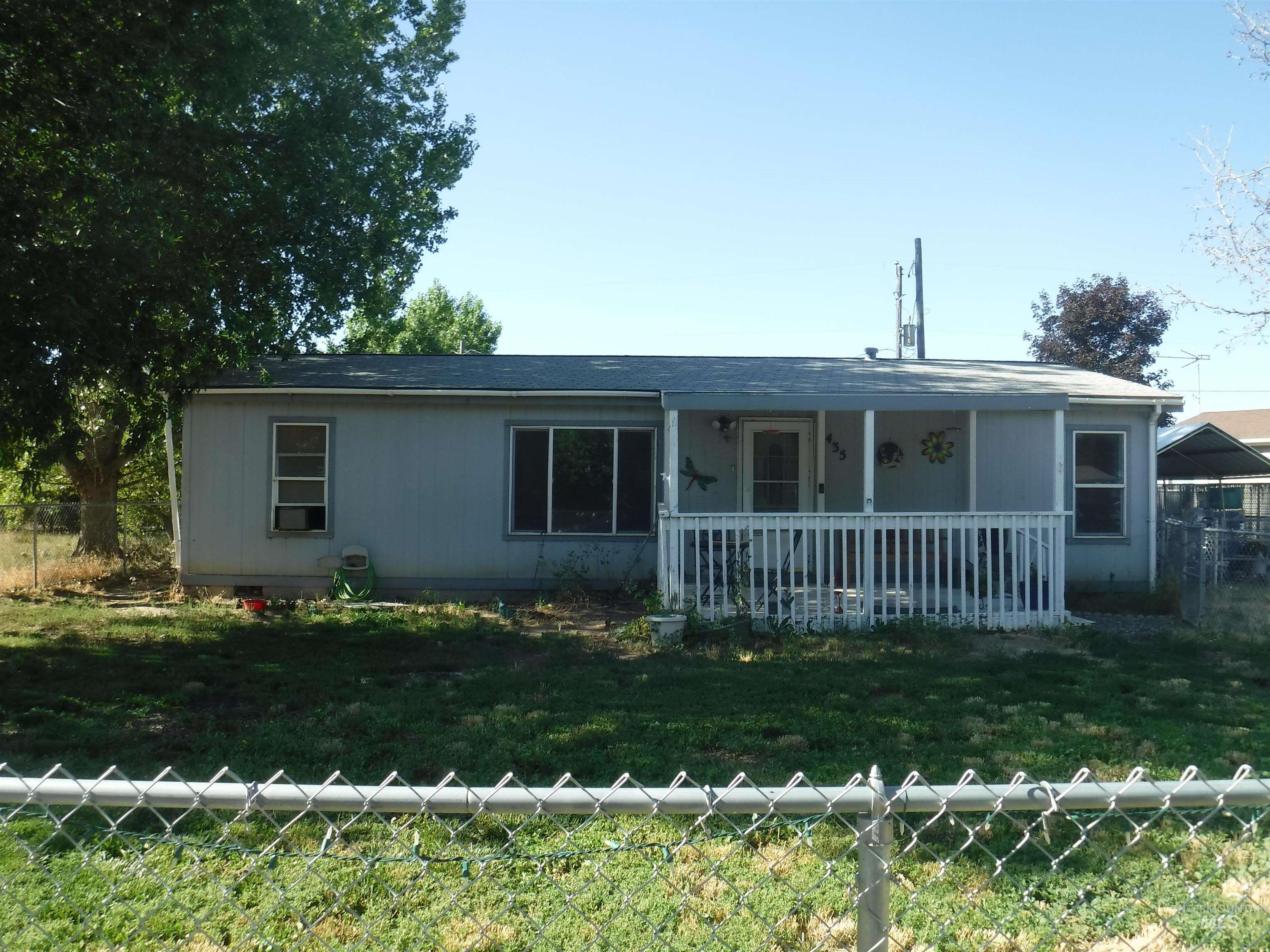 435 3rd Ave W Property Photo 1