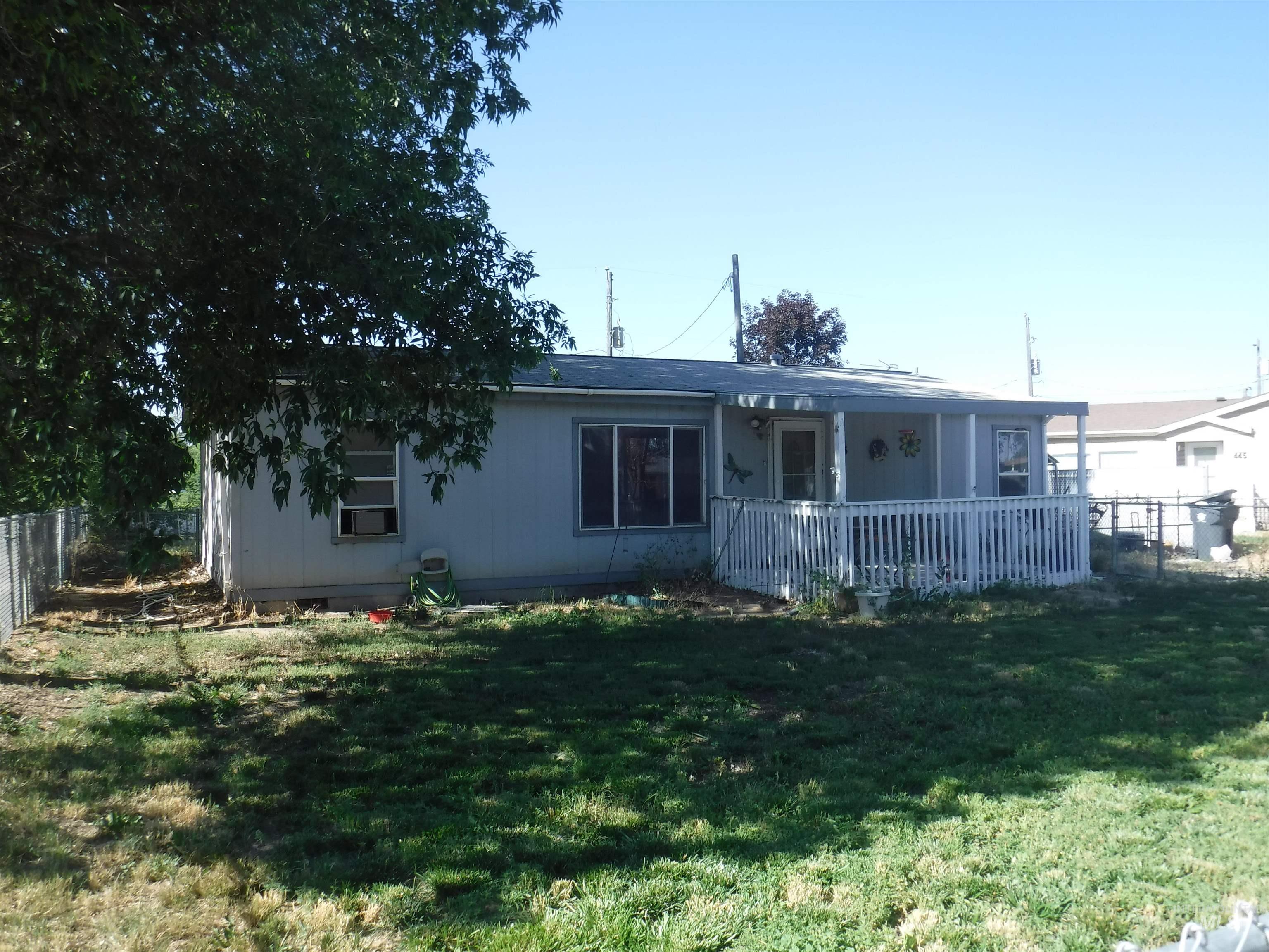435 3rd Ave W Property Photo 2
