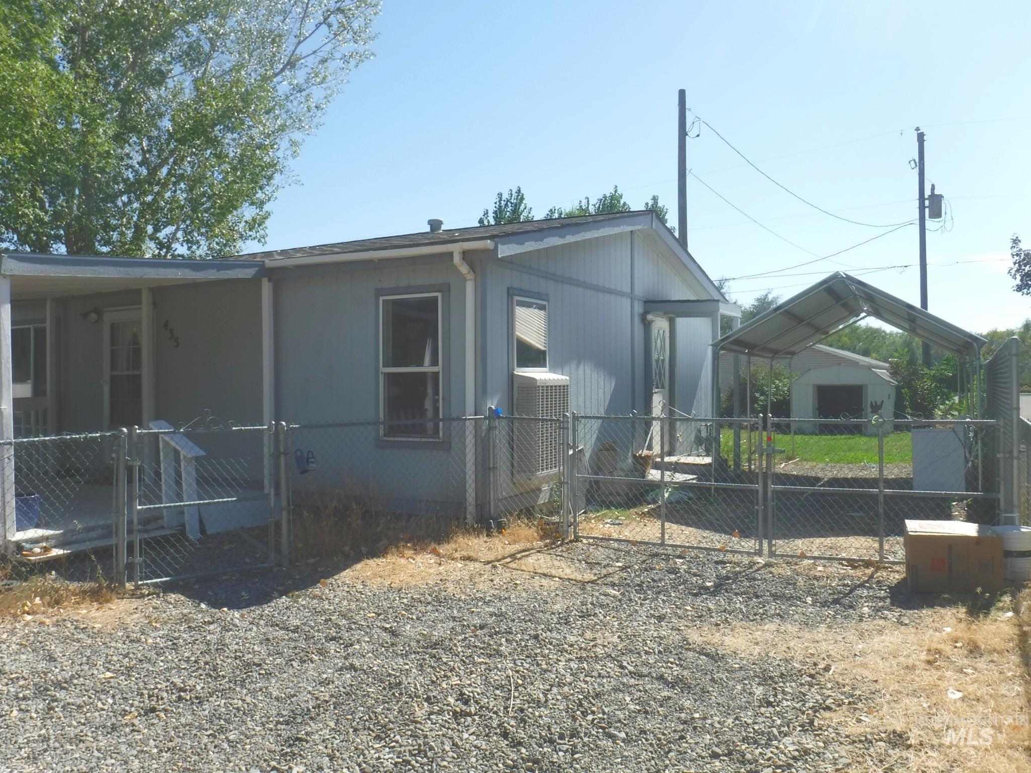 435 3rd Ave W Property Photo 2