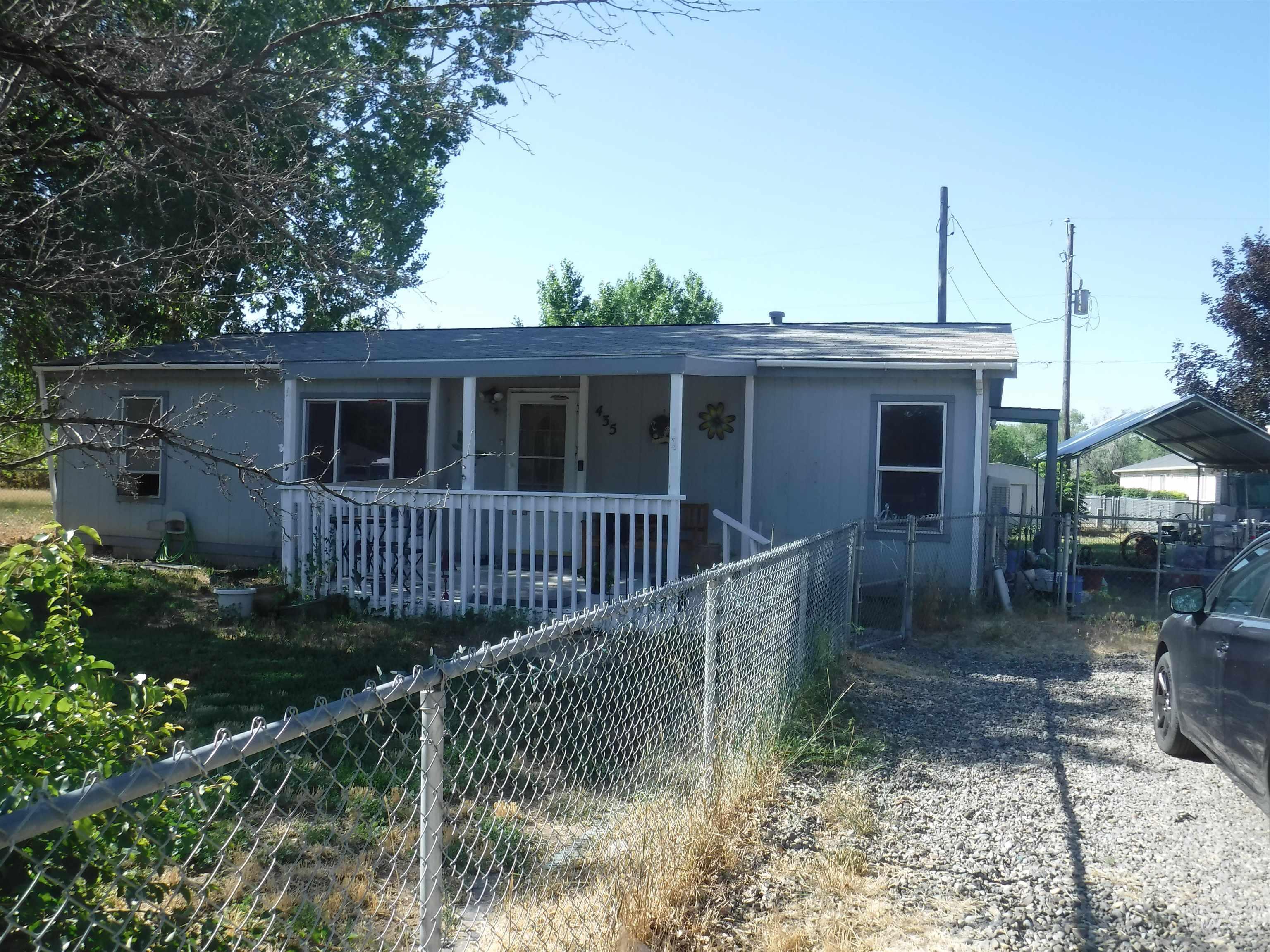 435 3rd Ave W Property Photo 3