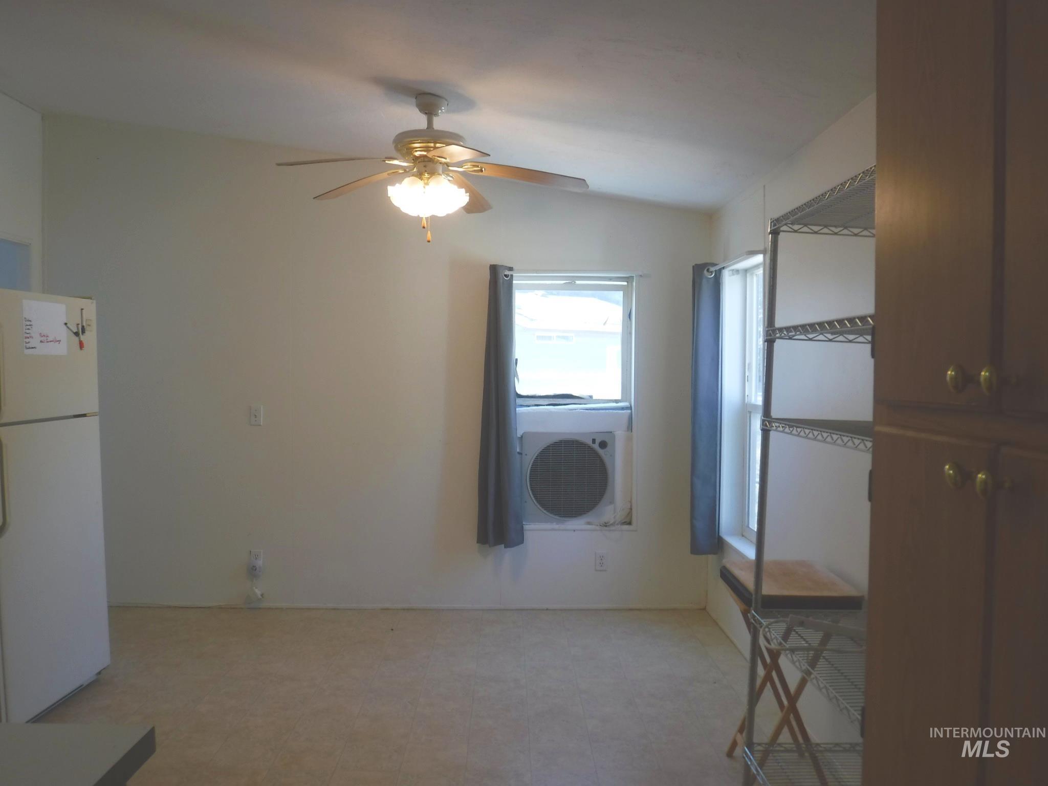 435 3rd Ave W Property Photo 10
