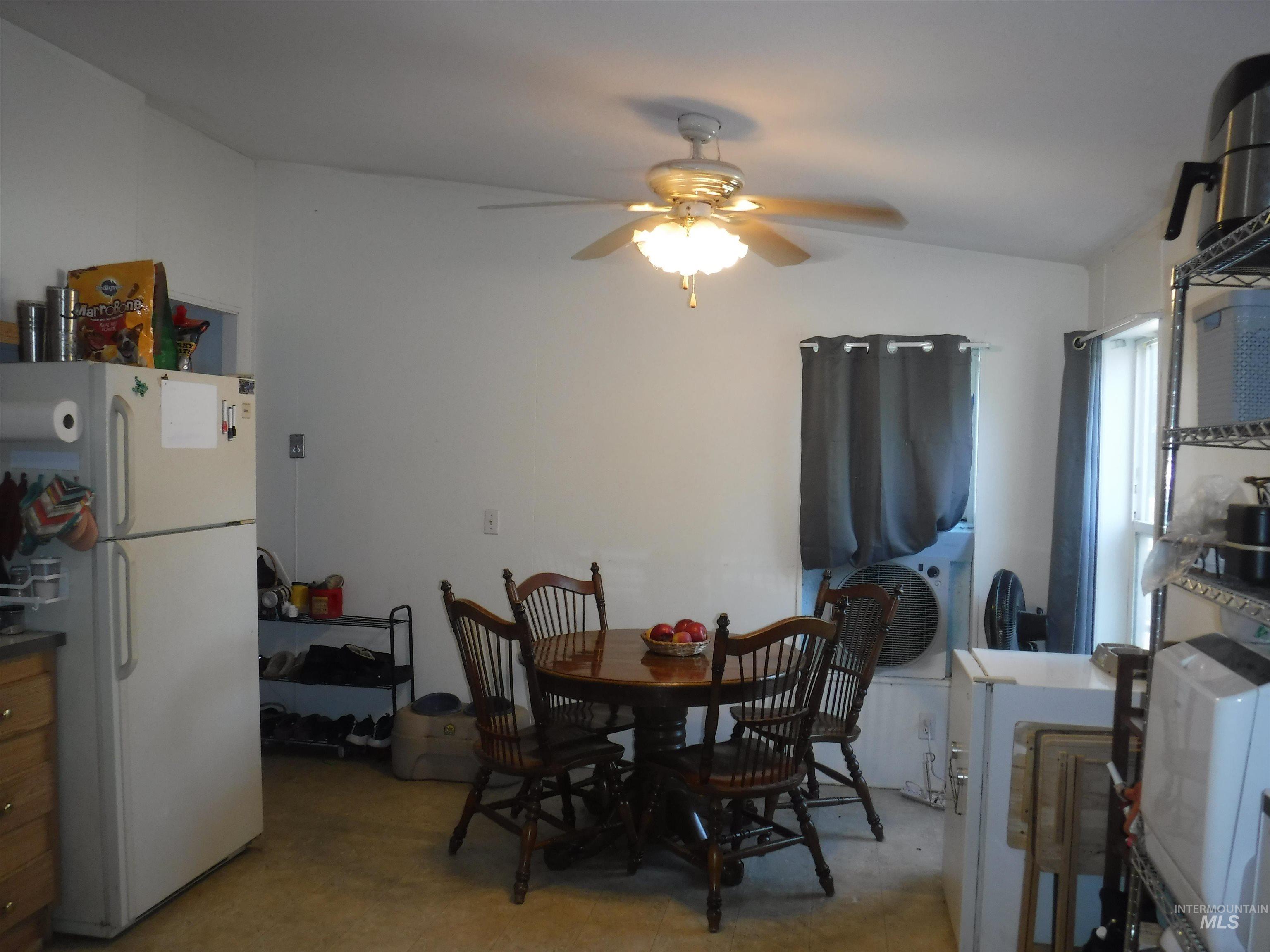 435 3rd Ave W Property Photo 12
