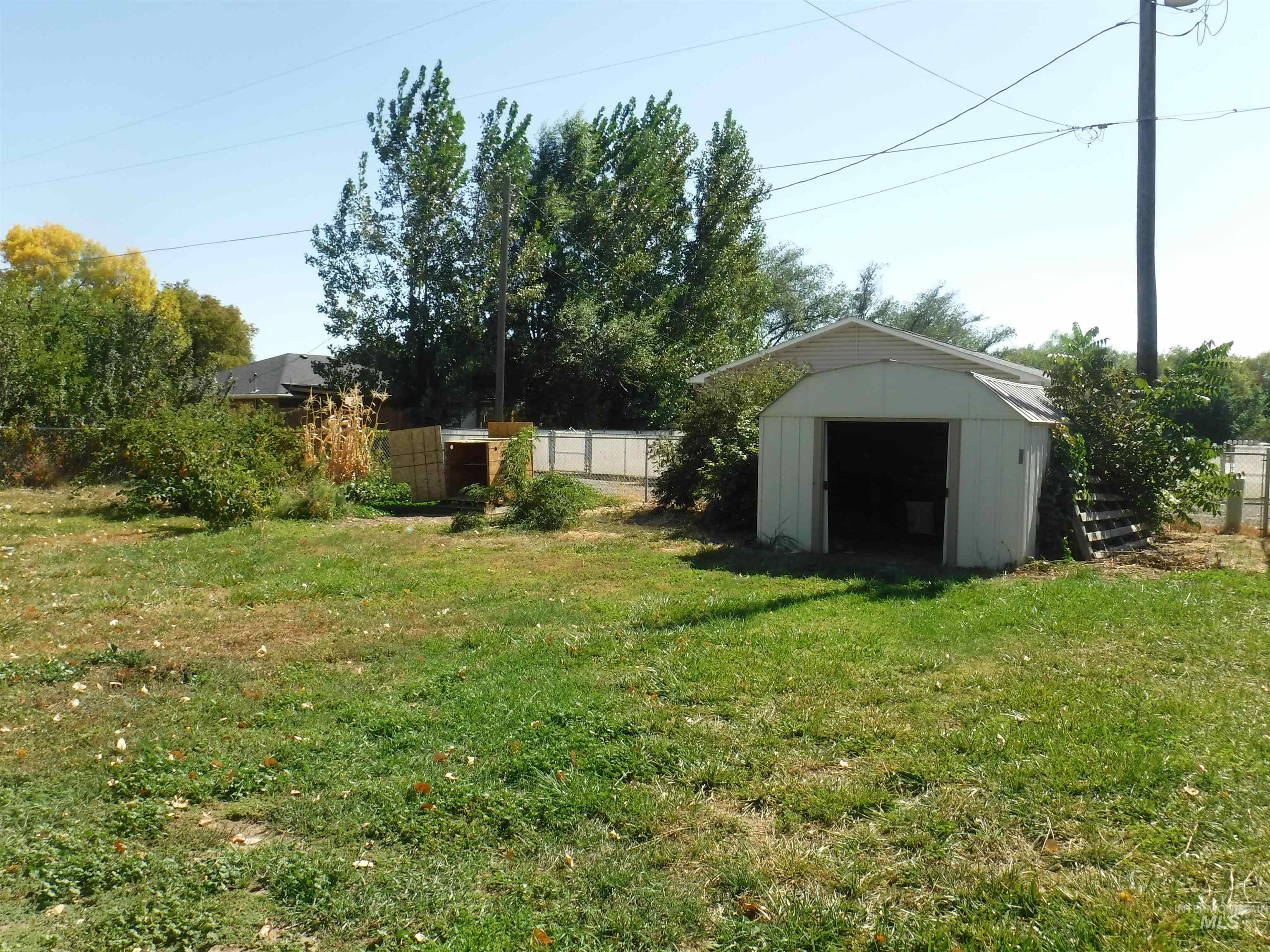 435 3rd Ave W Property Photo 16