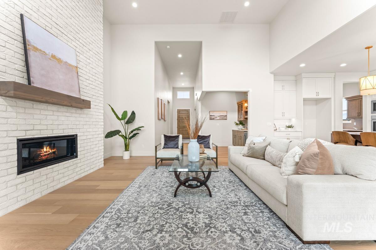 6781 Saddle Bred Way Property Photo 3