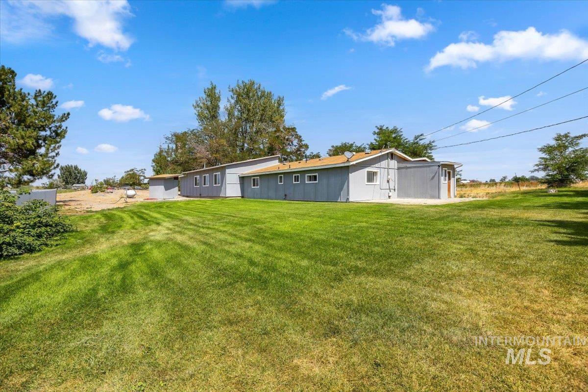 123 E 400 S Property Photo 3