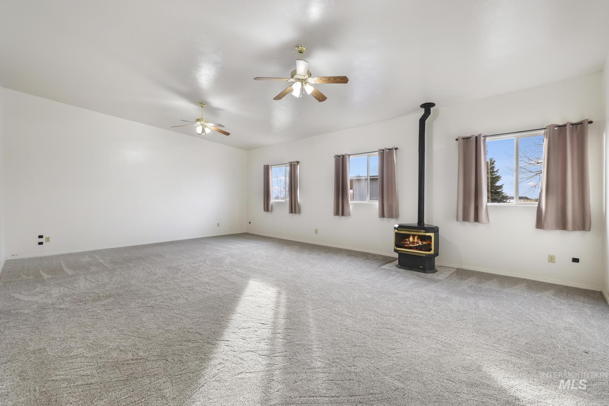 123 E 400 S Property Photo 6