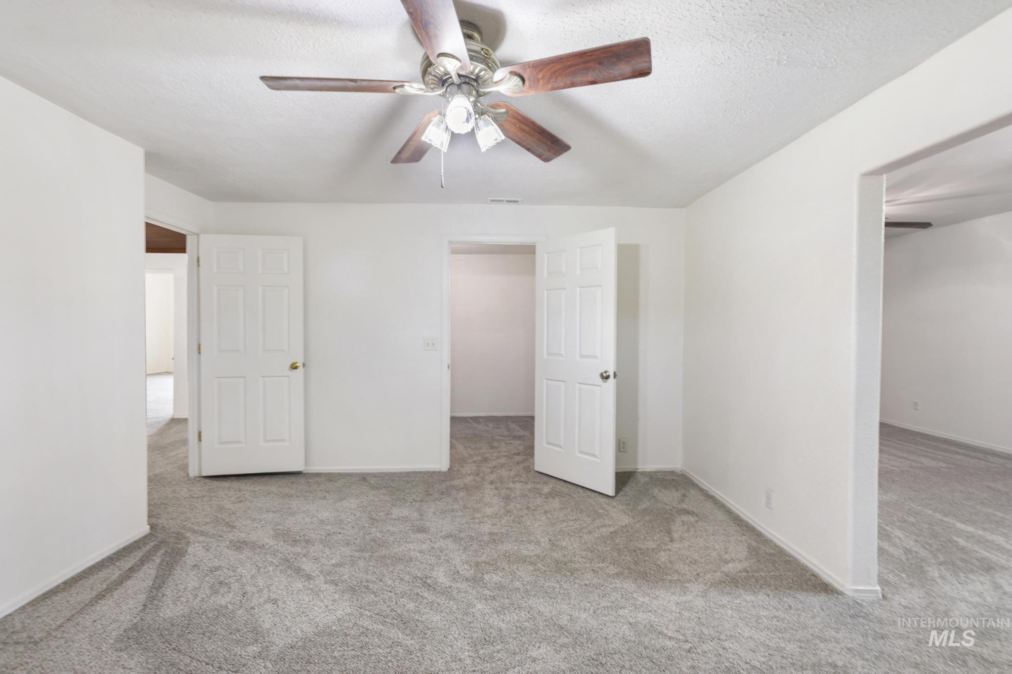 123 E 400 S Property Photo 14