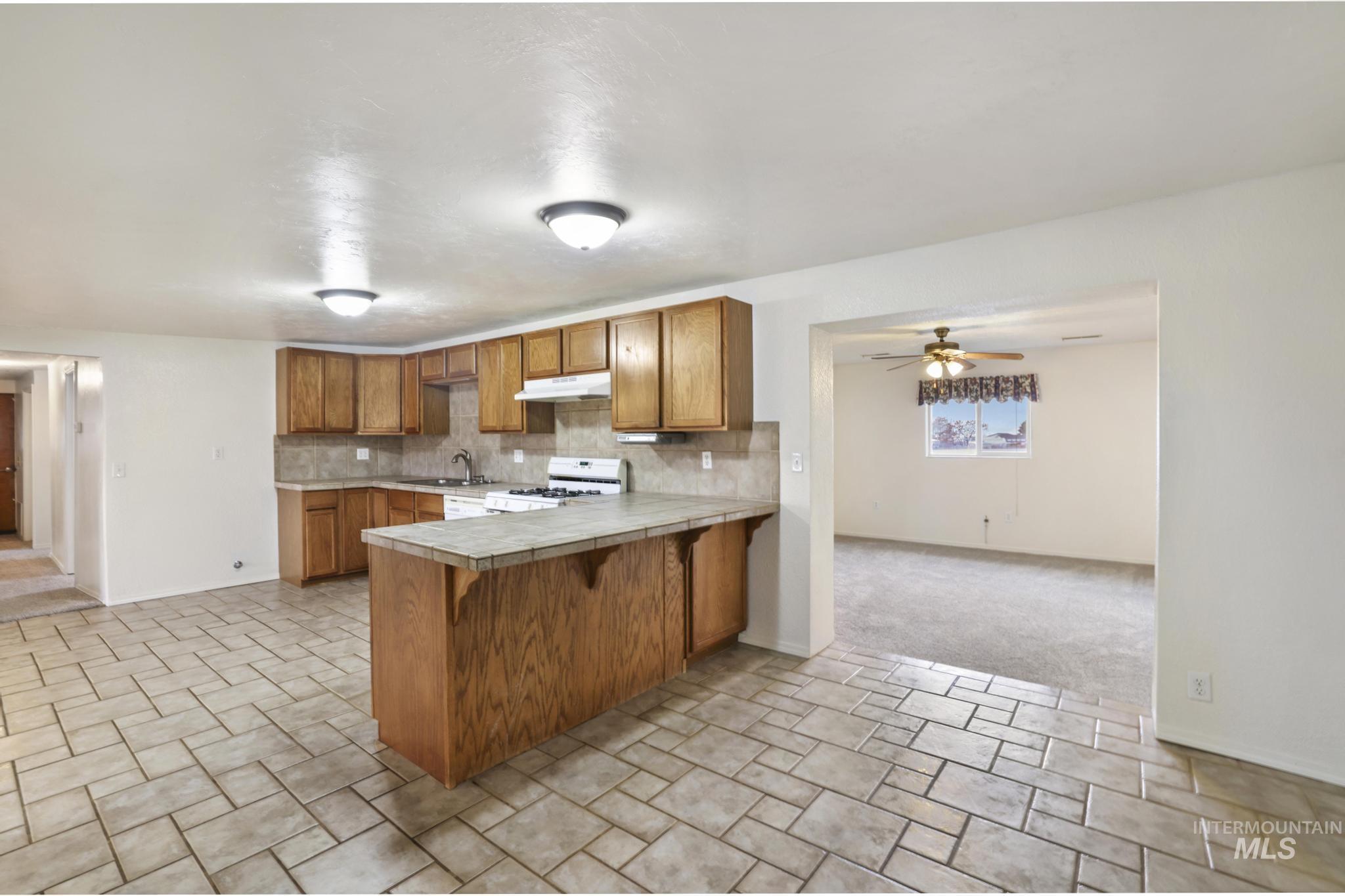 123 E 400 S Property Photo 15